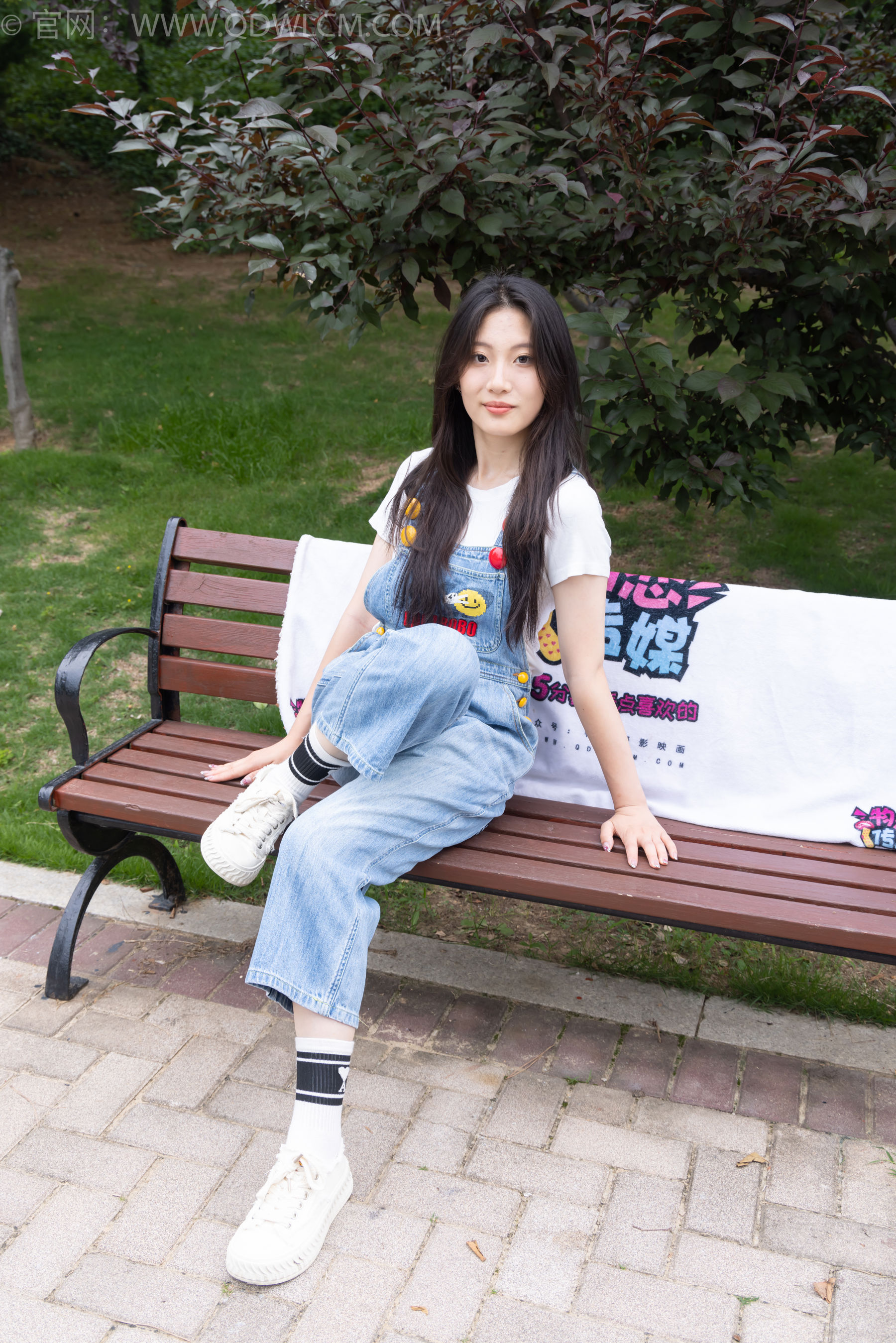 物恋传媒 No.2407 奶糖 - 帆布鞋、自然穿脏白棉袜、裸足/(160P)