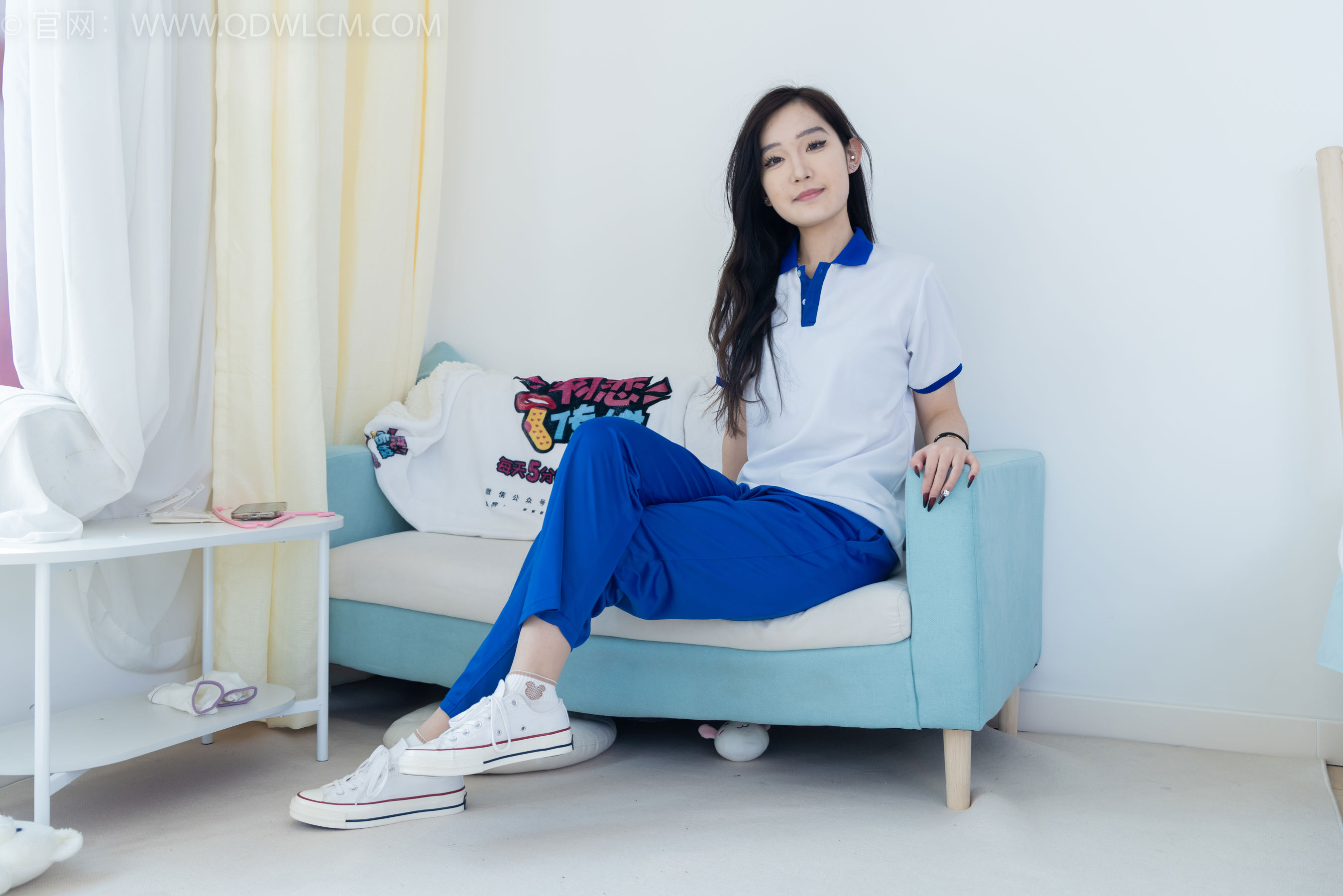 物恋传媒 No.2406 橙橙 - 帆布鞋、白棉袜、薄肉丝、校服裤里丝/(170P)