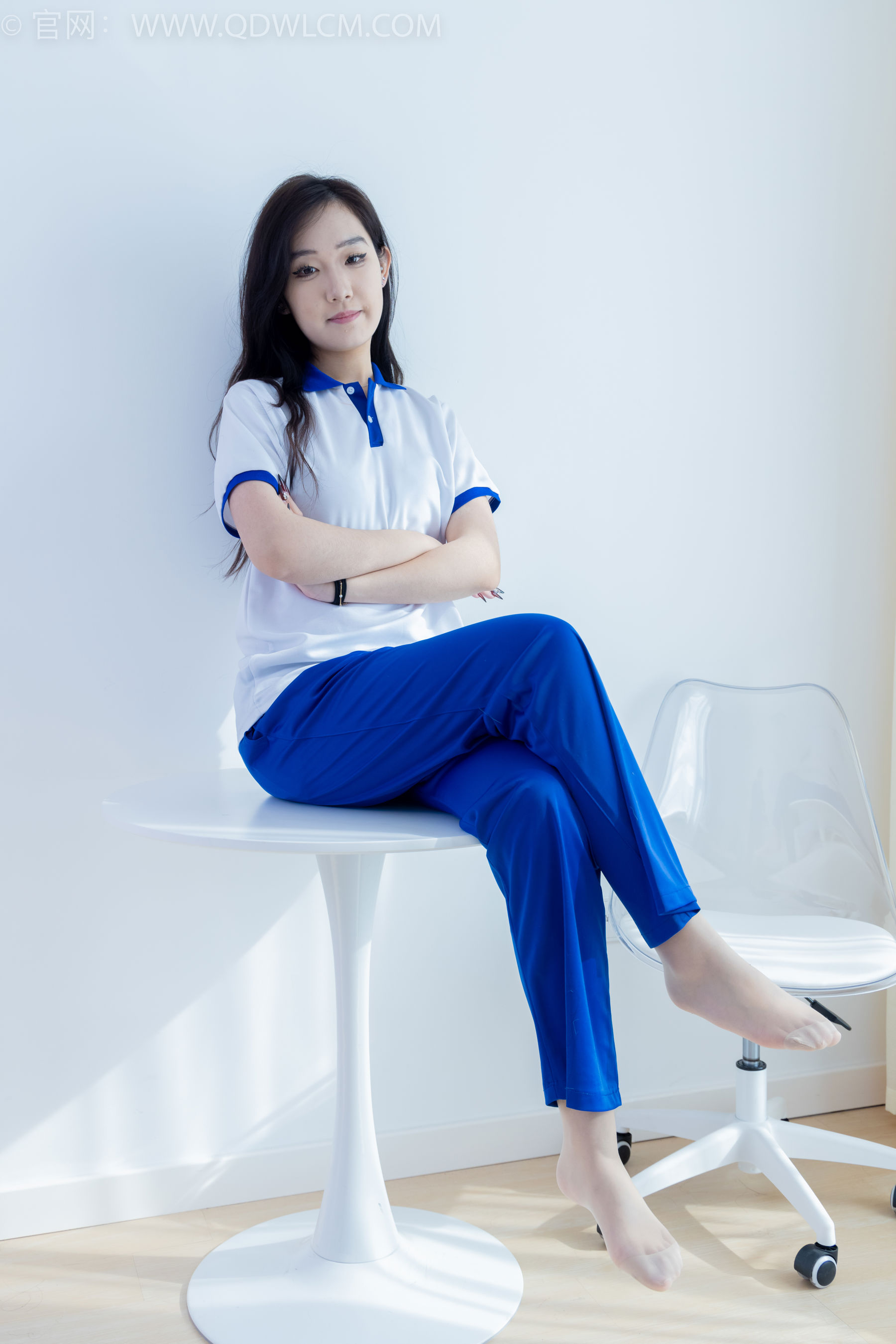 物恋传媒 No.2406 橙橙 - 帆布鞋、白棉袜、薄肉丝、校服裤里丝/(170P)