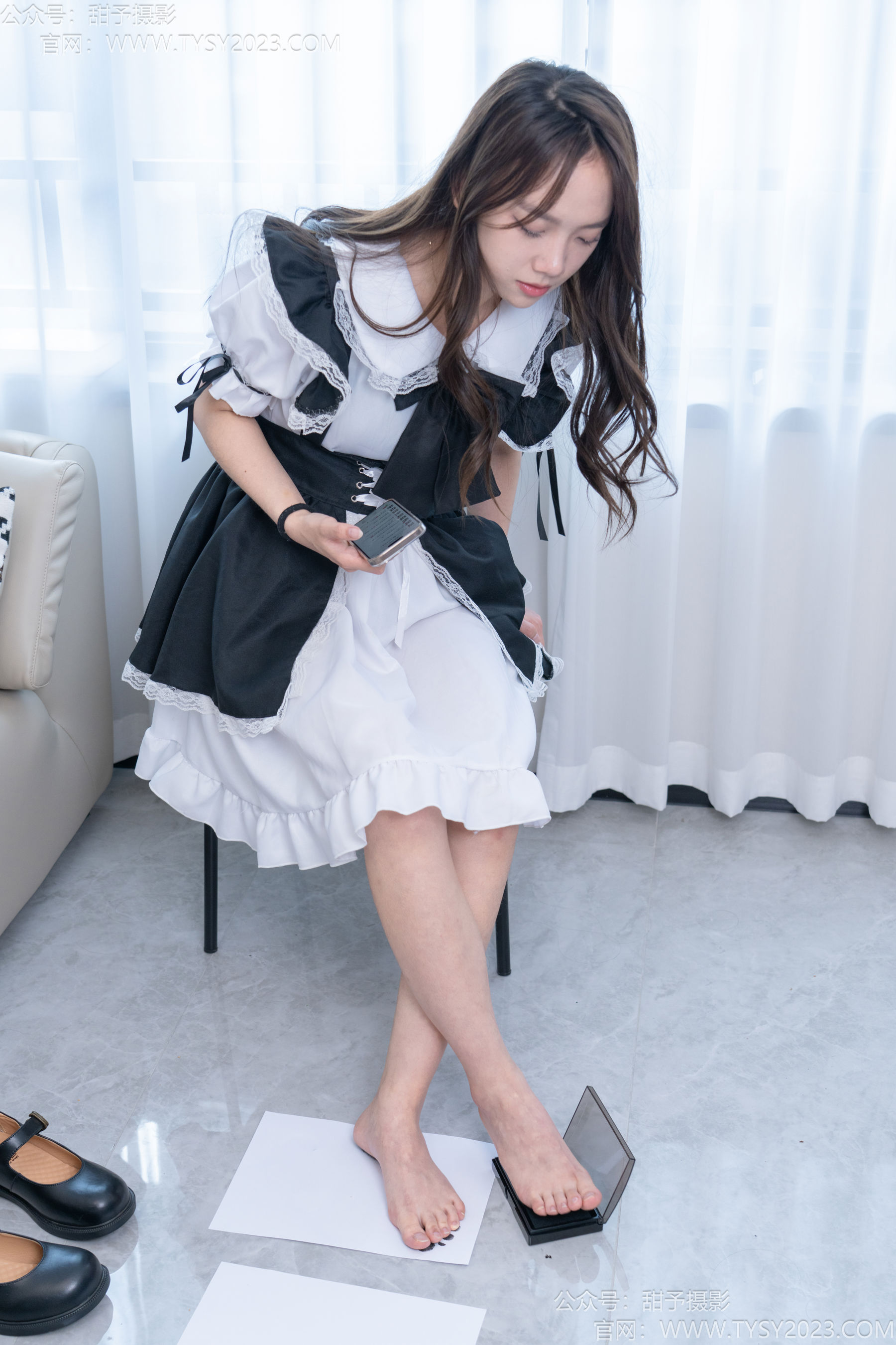 甜予摄影 No.195 贝壳 -皮鞋、薄黑丝、裸足、足印剧情/(129P)