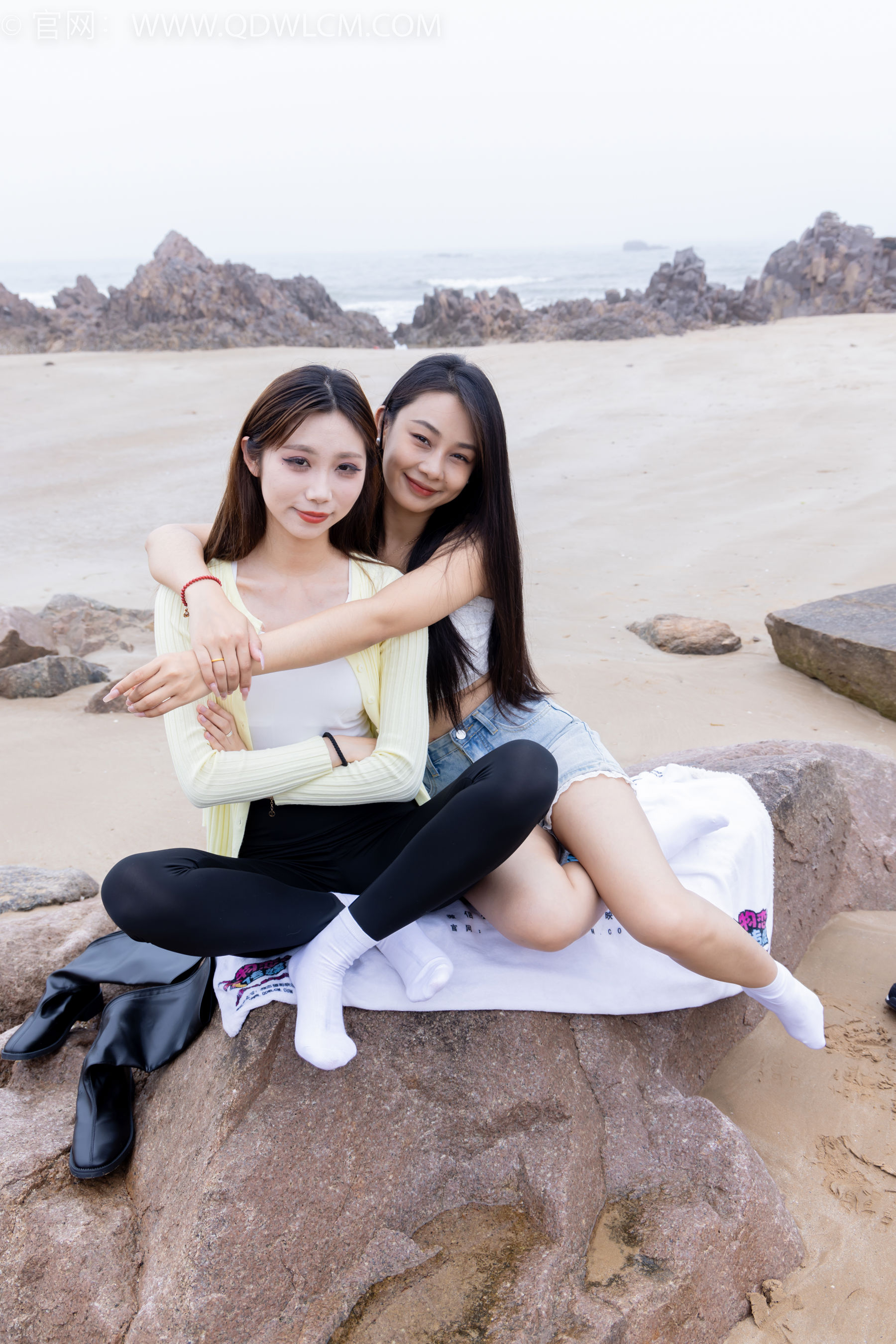 物恋传媒 No.2405 岚岚泡泡 - 长靴、运动鞋、白棉袜/(170P)