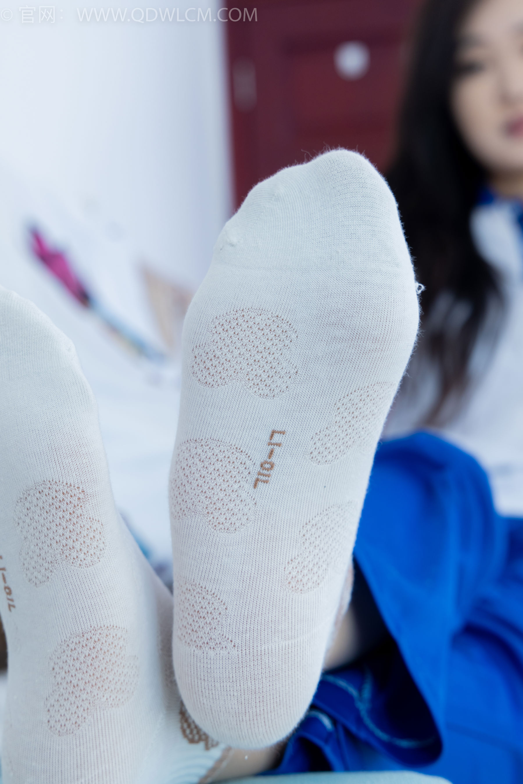 物恋传媒 No.2406 橙橙 - 帆布鞋、白棉袜、薄肉丝、校服裤里丝/(170P)