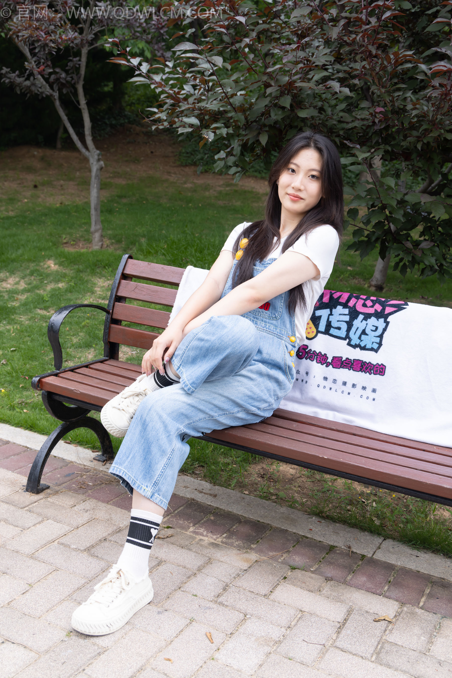 物恋传媒 No.2407 奶糖 - 帆布鞋、自然穿脏白棉袜、裸足/(160P)