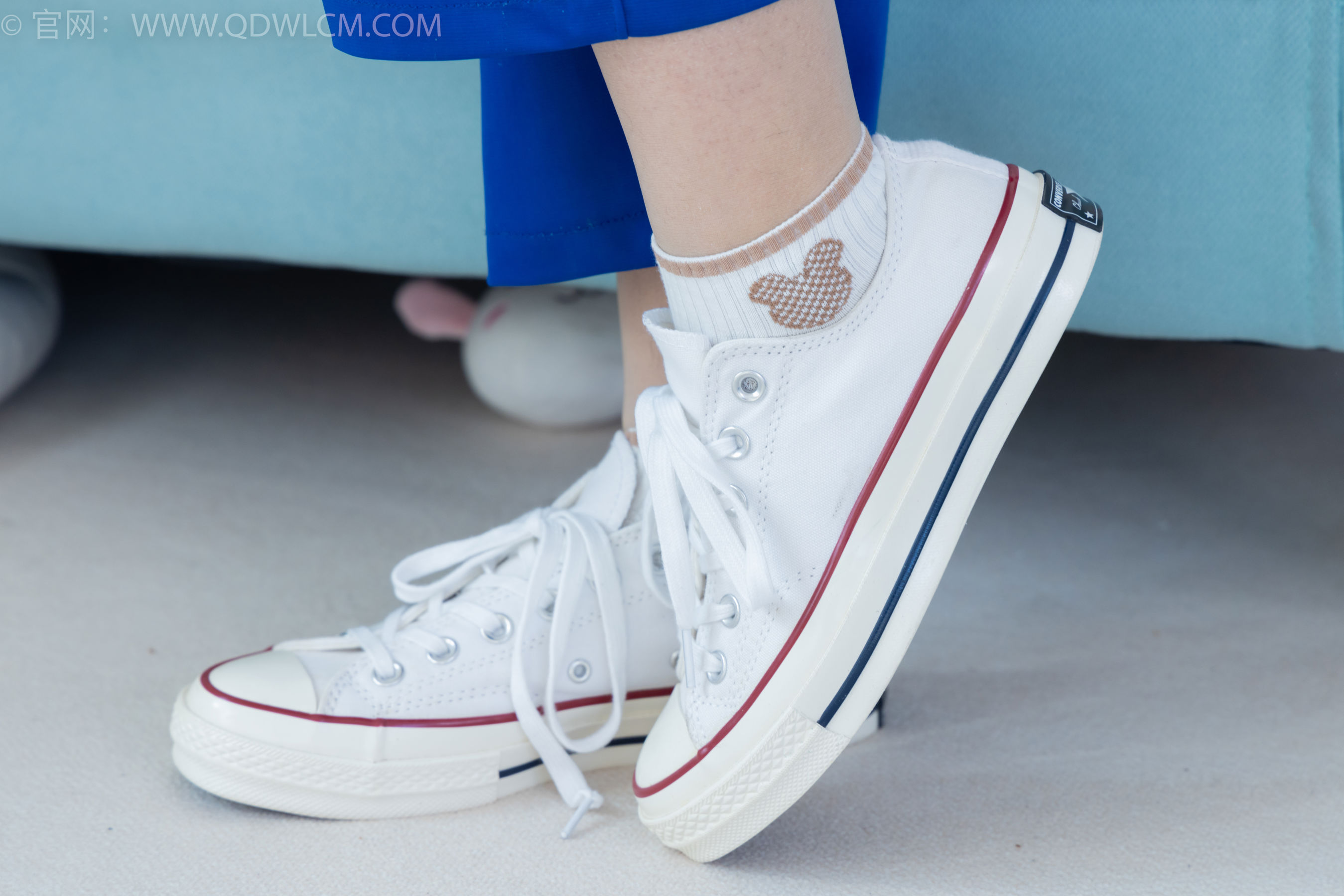 物恋传媒 No.2406 橙橙 - 帆布鞋、白棉袜、薄肉丝、校服裤里丝/(170P)