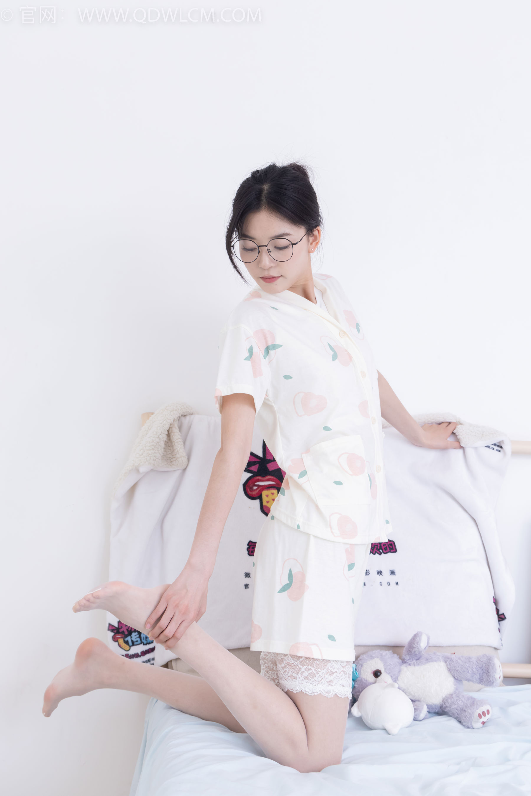 物恋传媒 No.2408 茯苓 - 高跟凉鞋、薄白丝/(160P)