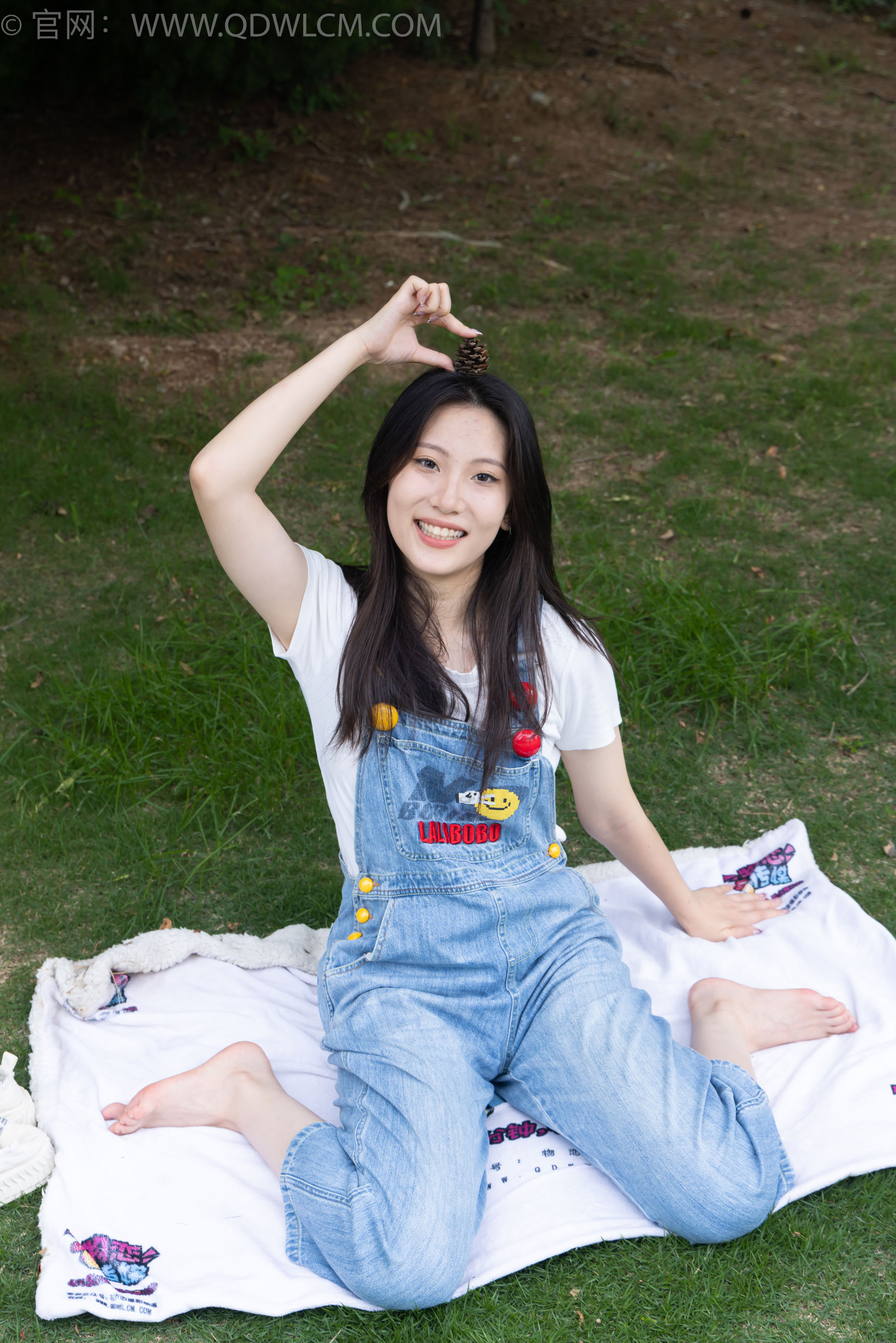 物恋传媒 No.2407 奶糖 - 帆布鞋、自然穿脏白棉袜、裸足/(160P)