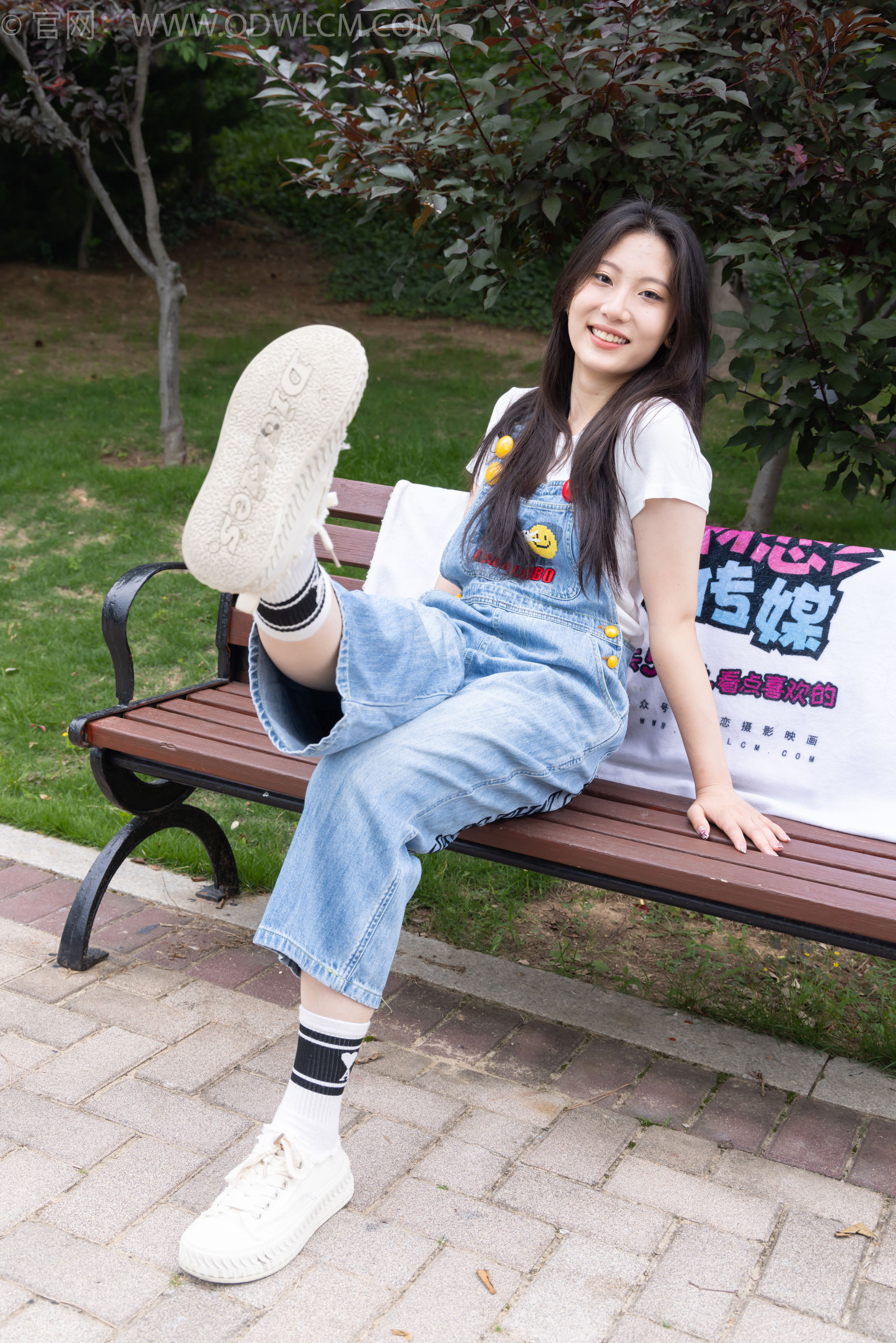 物恋传媒 No.2407 奶糖 - 帆布鞋、自然穿脏白棉袜、裸足/(160P)