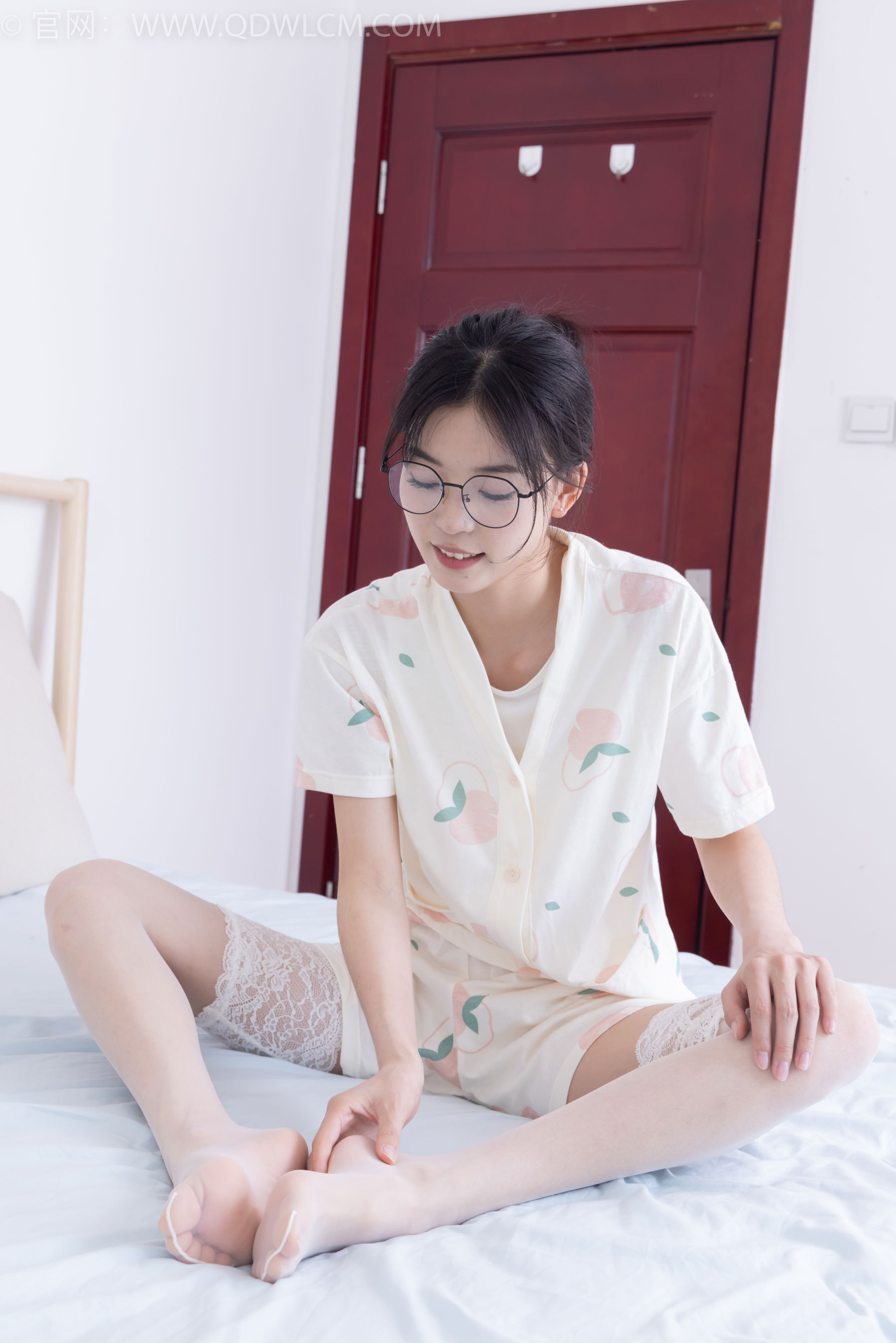 物恋传媒 No.2408 茯苓 - 高跟凉鞋、薄白丝/(160P)