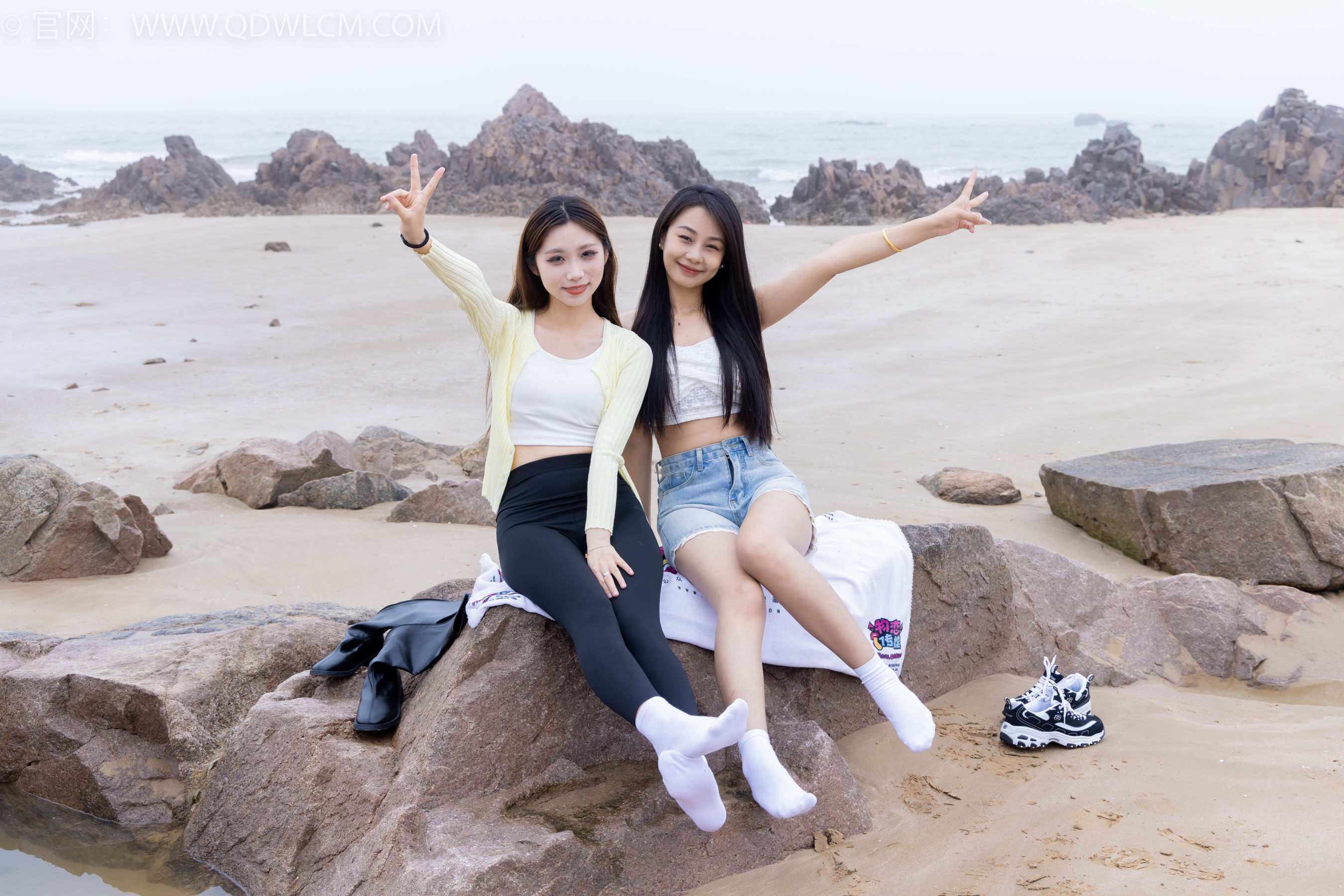 物恋传媒 No.2405 岚岚泡泡 - 长靴、运动鞋、白棉袜/(170P)