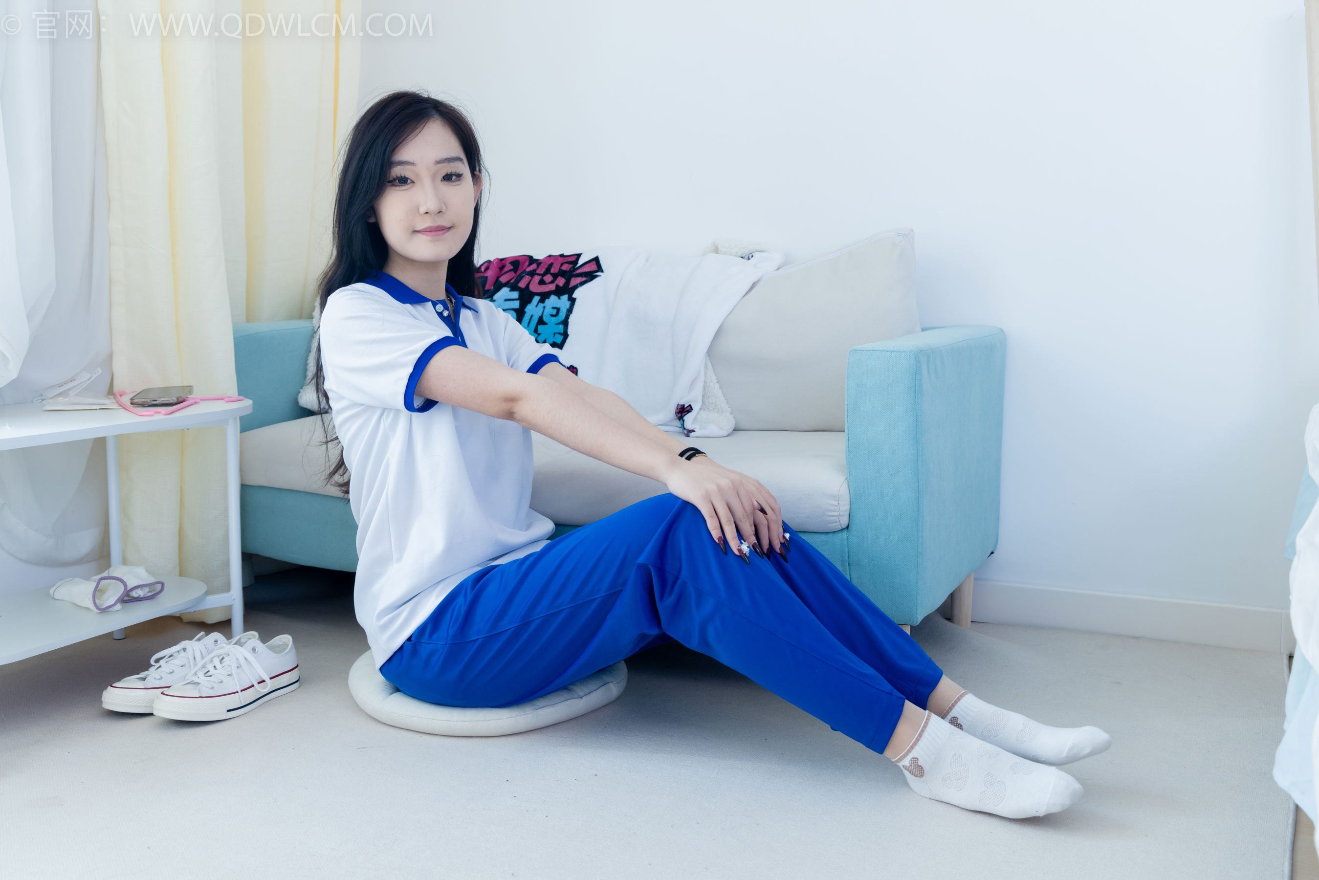 物恋传媒 No.2406 橙橙 - 帆布鞋、白棉袜、薄肉丝、校服裤里丝/(170P)