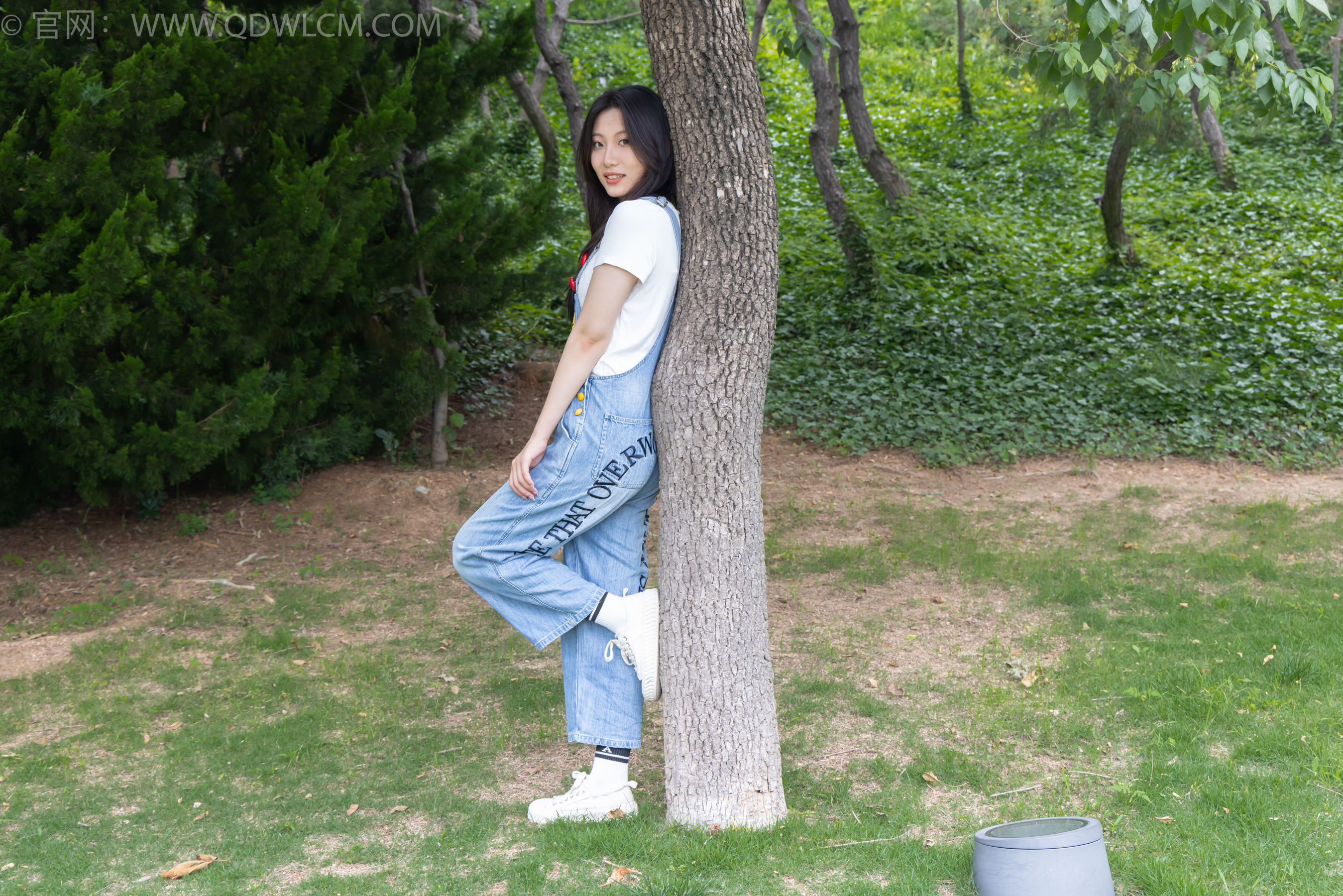 物恋传媒 No.2407 奶糖 - 帆布鞋、自然穿脏白棉袜、裸足/(160P)