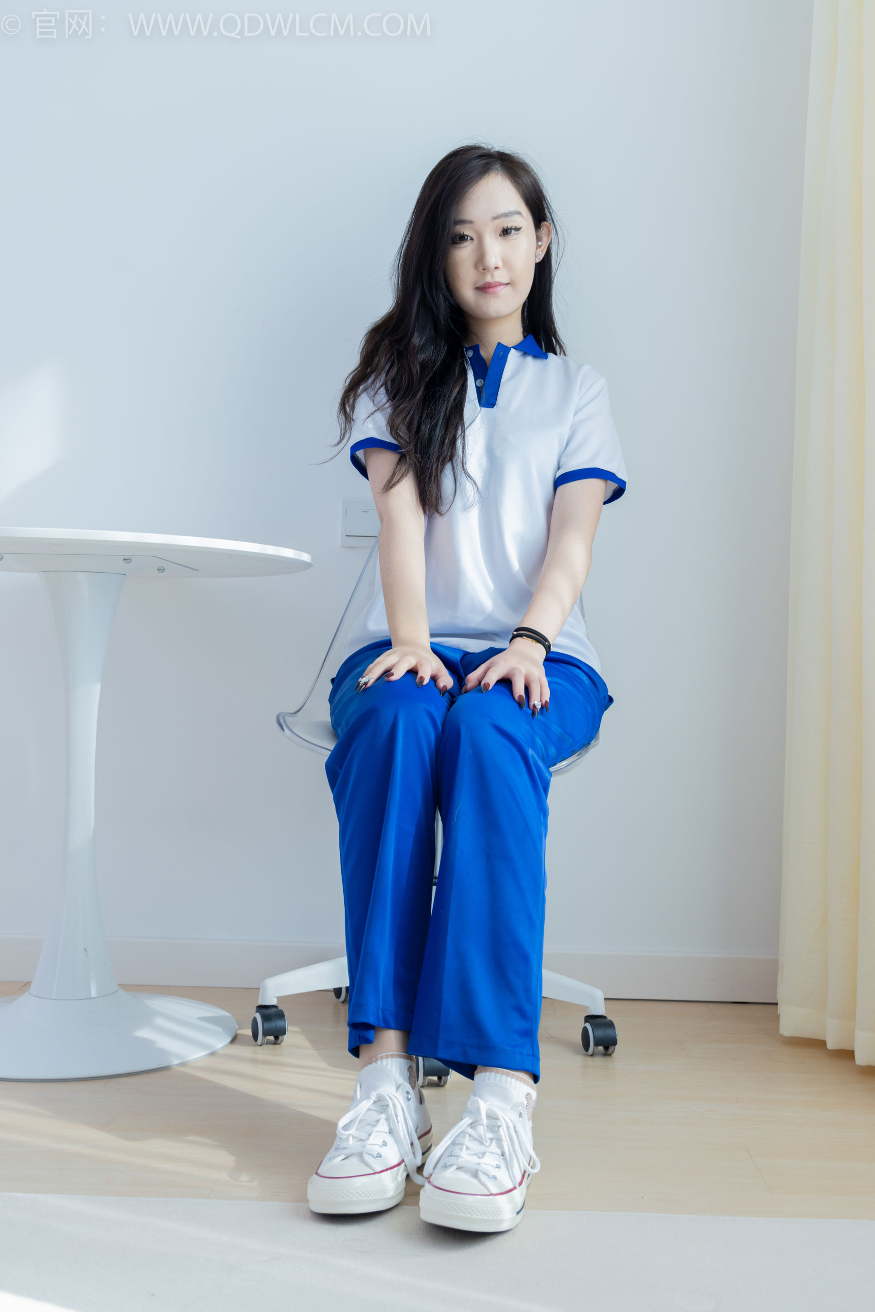 物恋传媒 No.2406 橙橙 - 帆布鞋、白棉袜、薄肉丝、校服裤里丝/(170P)