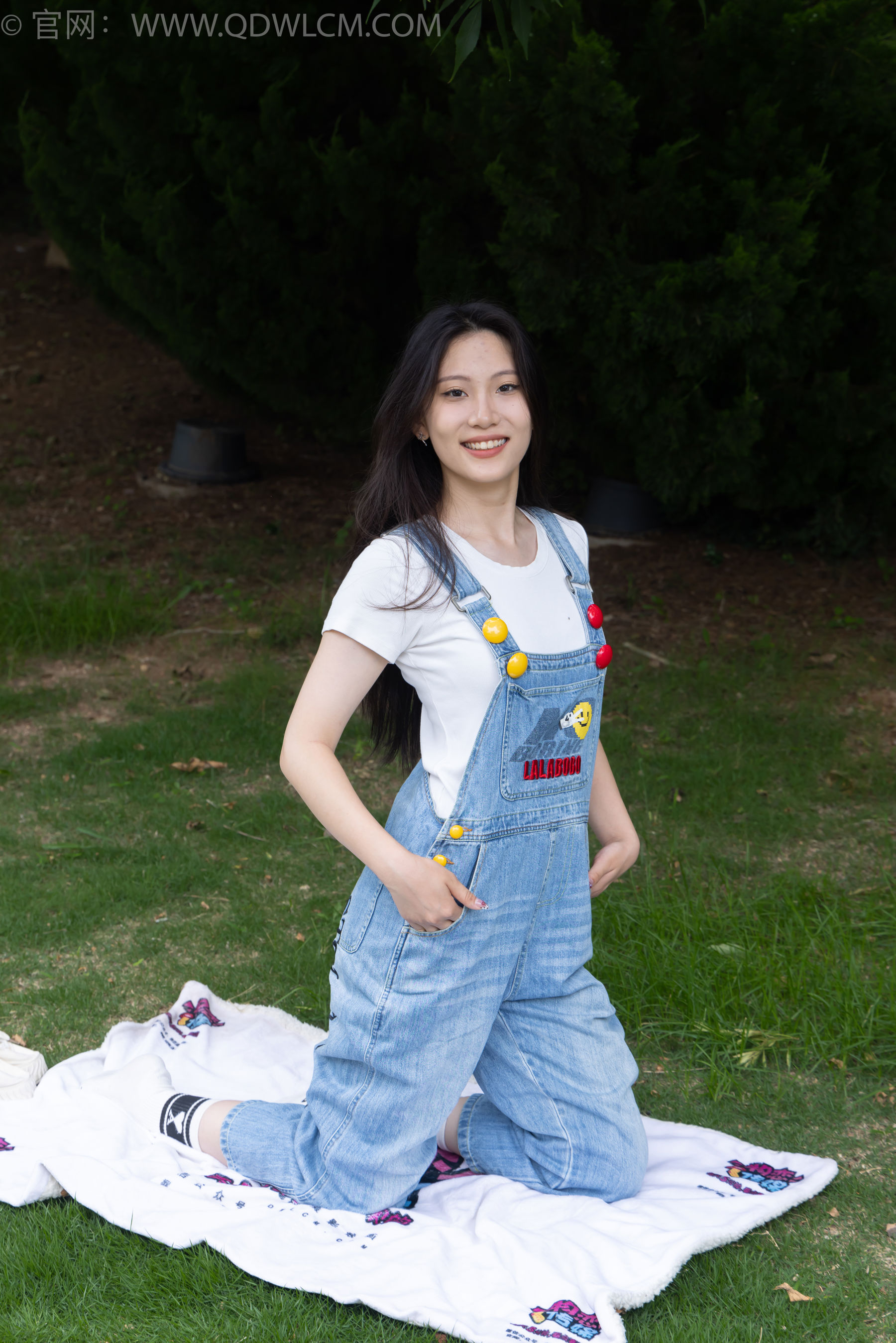 物恋传媒 No.2407 奶糖 - 帆布鞋、自然穿脏白棉袜、裸足/(160P)