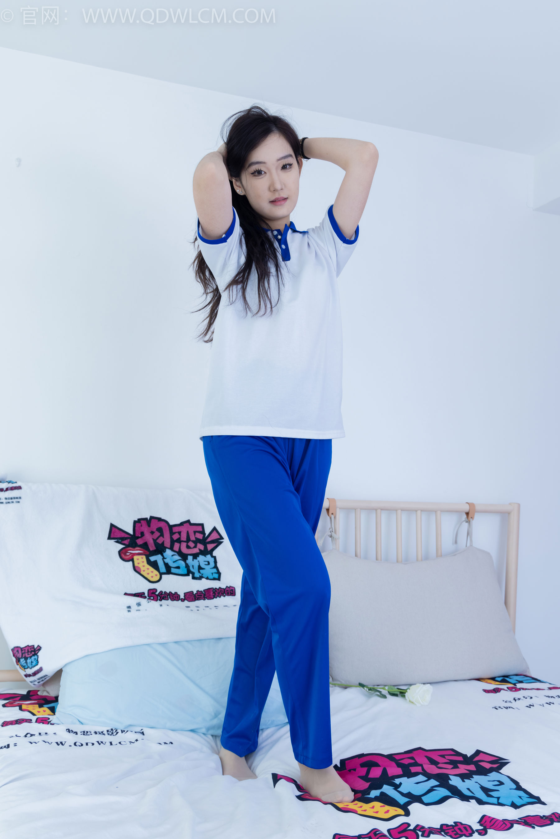 物恋传媒 No.2406 橙橙 - 帆布鞋、白棉袜、薄肉丝、校服裤里丝/(170P)