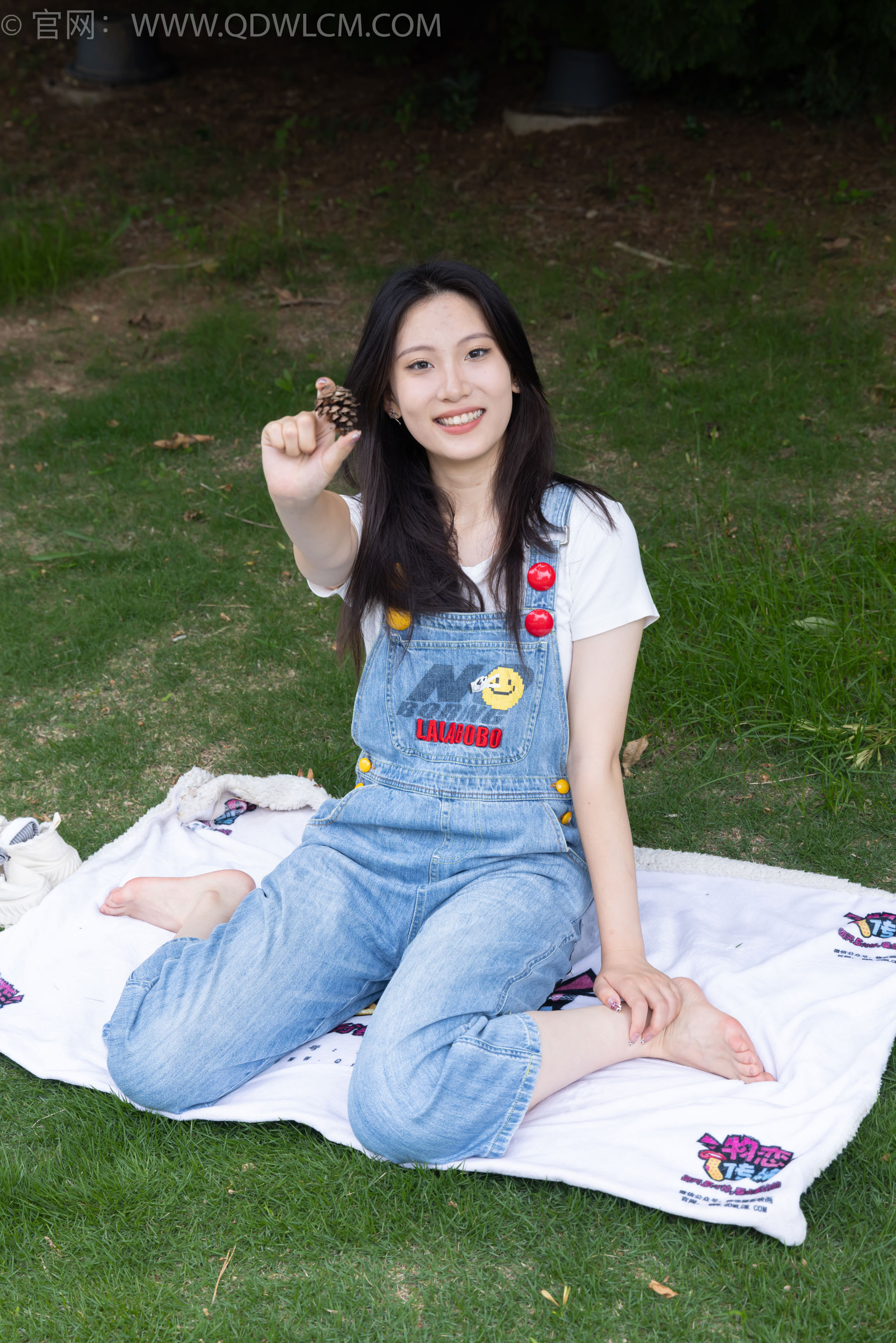 物恋传媒 No.2407 奶糖 - 帆布鞋、自然穿脏白棉袜、裸足/(160P)