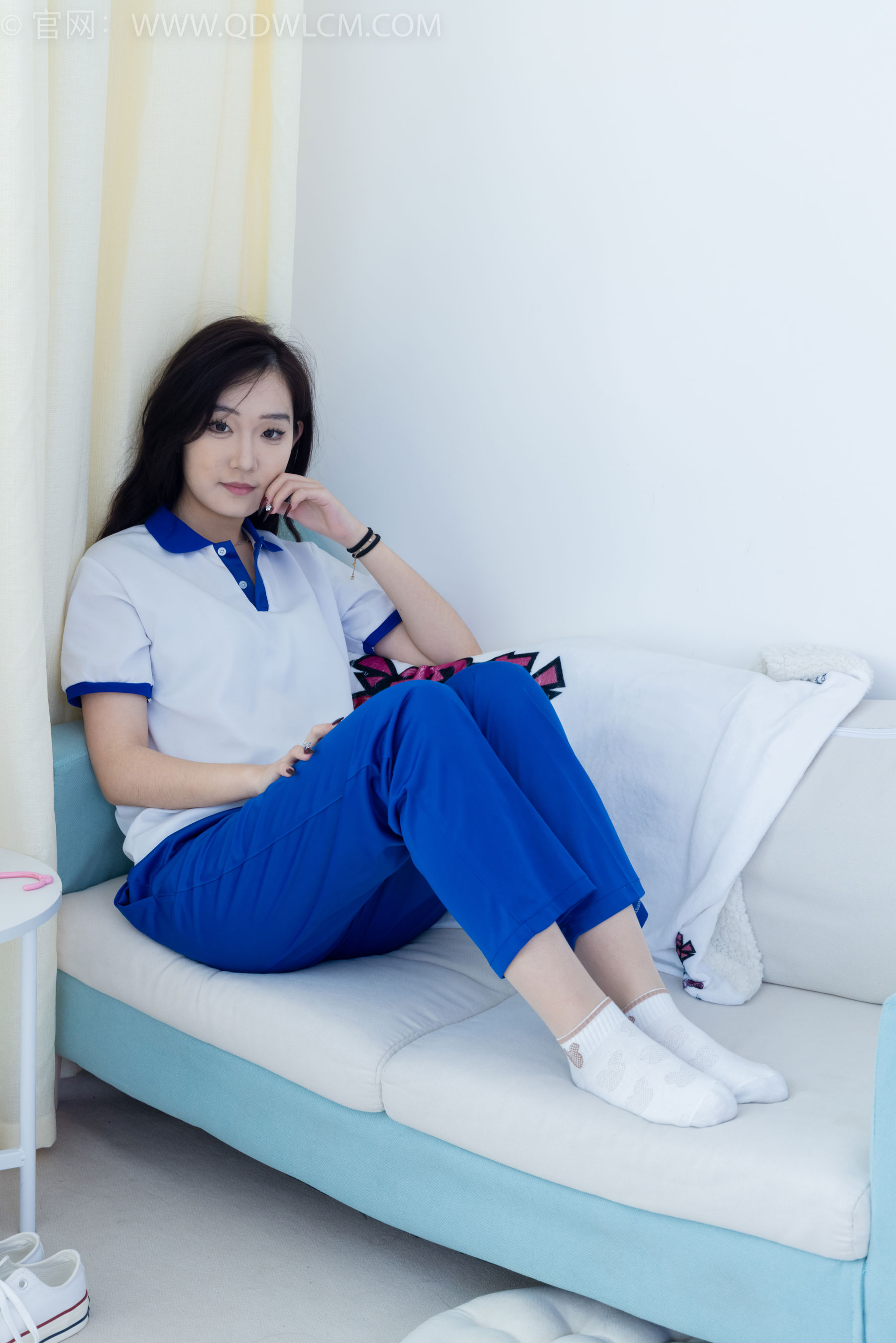 物恋传媒 No.2406 橙橙 - 帆布鞋、白棉袜、薄肉丝、校服裤里丝/(170P)