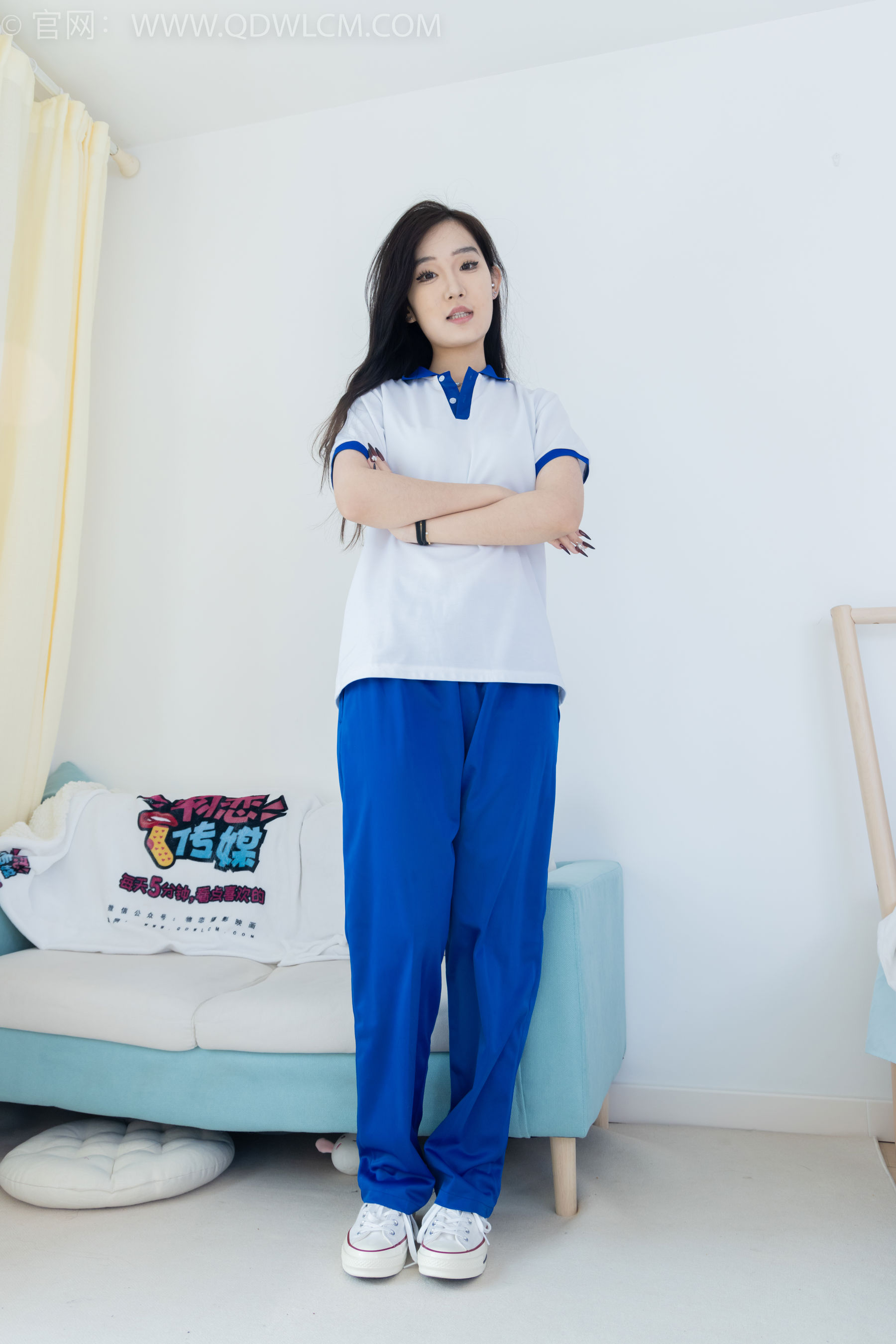 物恋传媒 No.2406 橙橙 - 帆布鞋、白棉袜、薄肉丝、校服裤里丝/(170P)