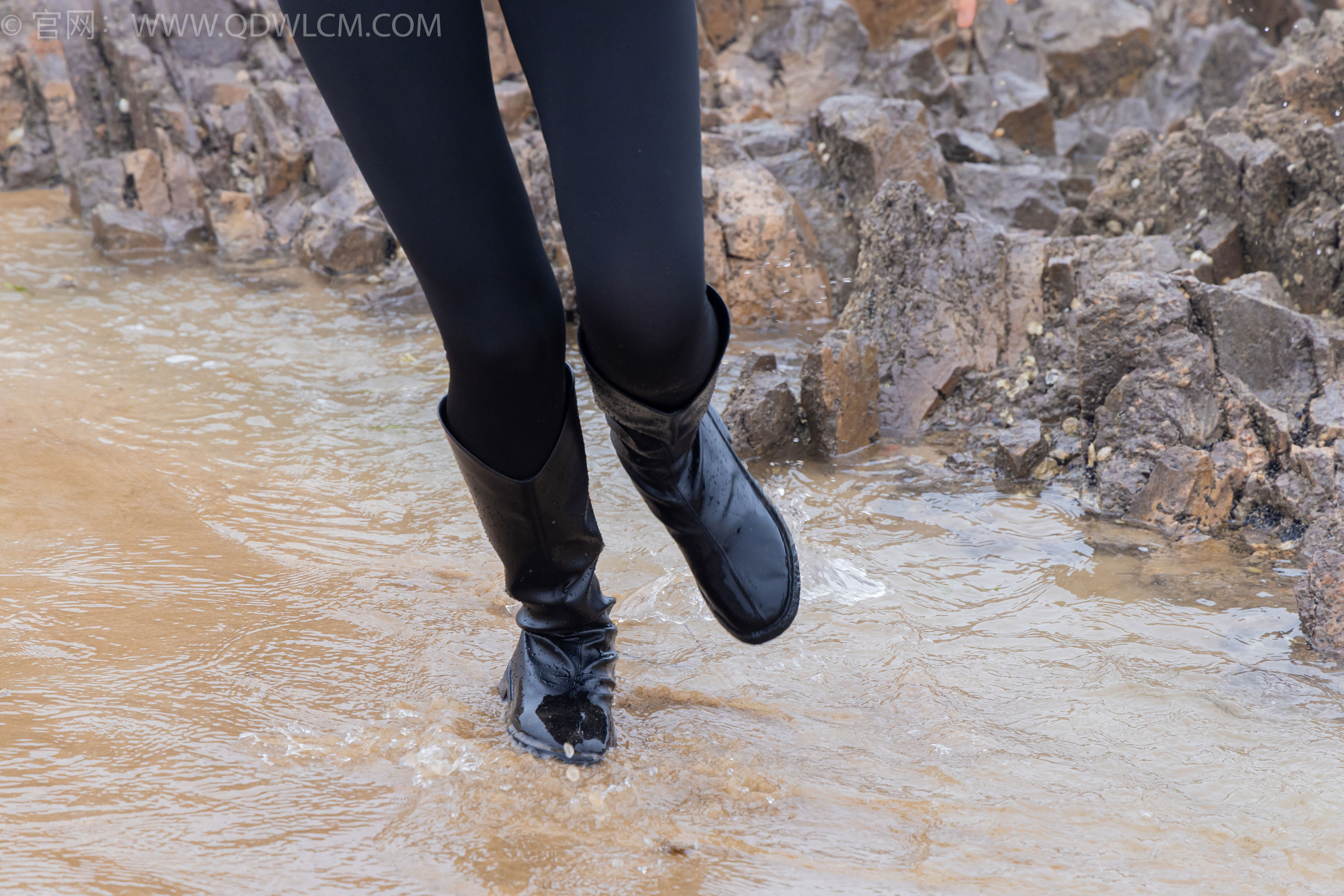 物恋传媒 No.2405 岚岚泡泡 - 长靴、运动鞋、白棉袜/(170P)