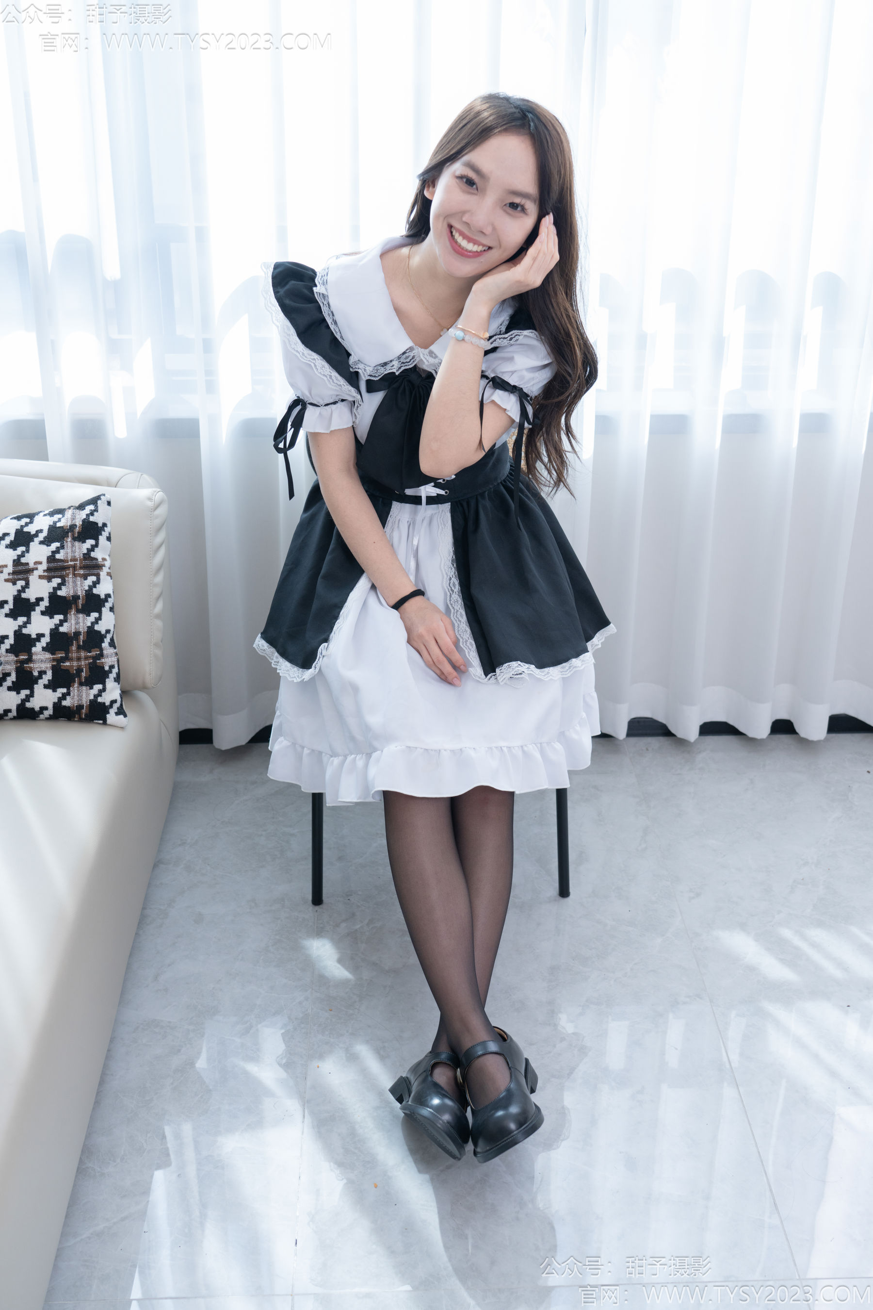 甜予摄影 No.195 贝壳 -皮鞋、薄黑丝、裸足、足印剧情/(129P)