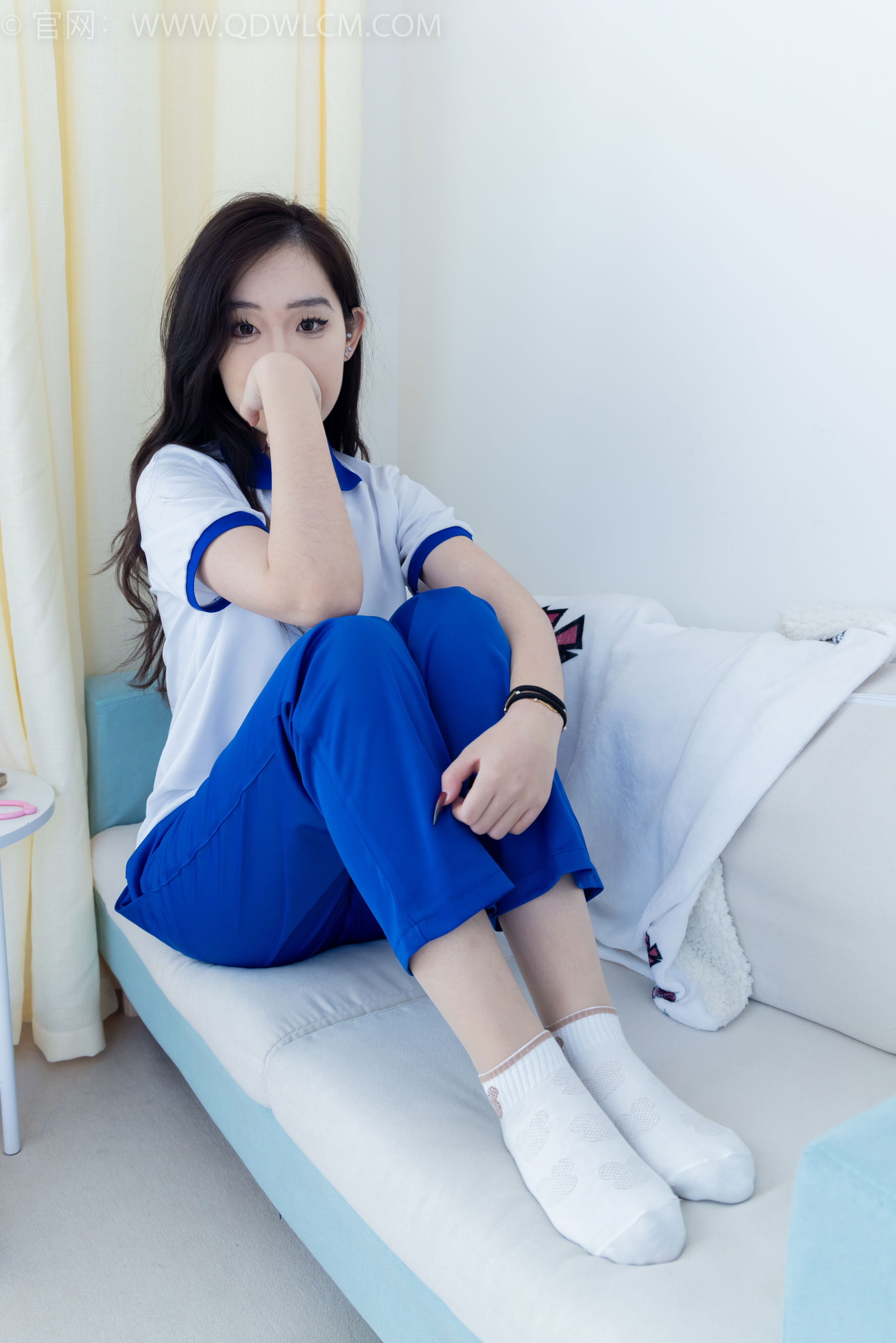 物恋传媒 No.2406 橙橙 - 帆布鞋、白棉袜、薄肉丝、校服裤里丝/(170P)