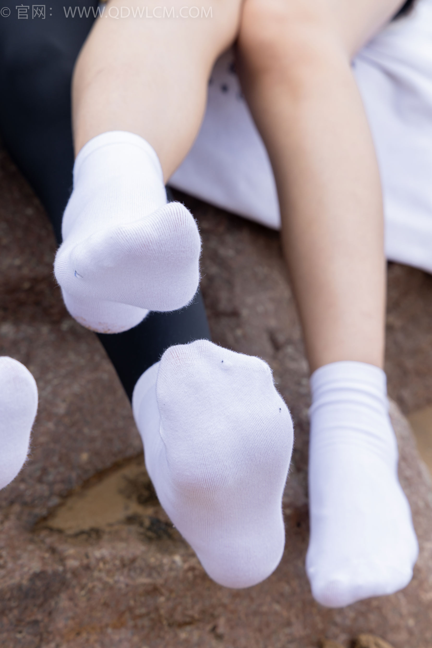 物恋传媒 No.2405 岚岚泡泡 - 长靴、运动鞋、白棉袜/(170P)