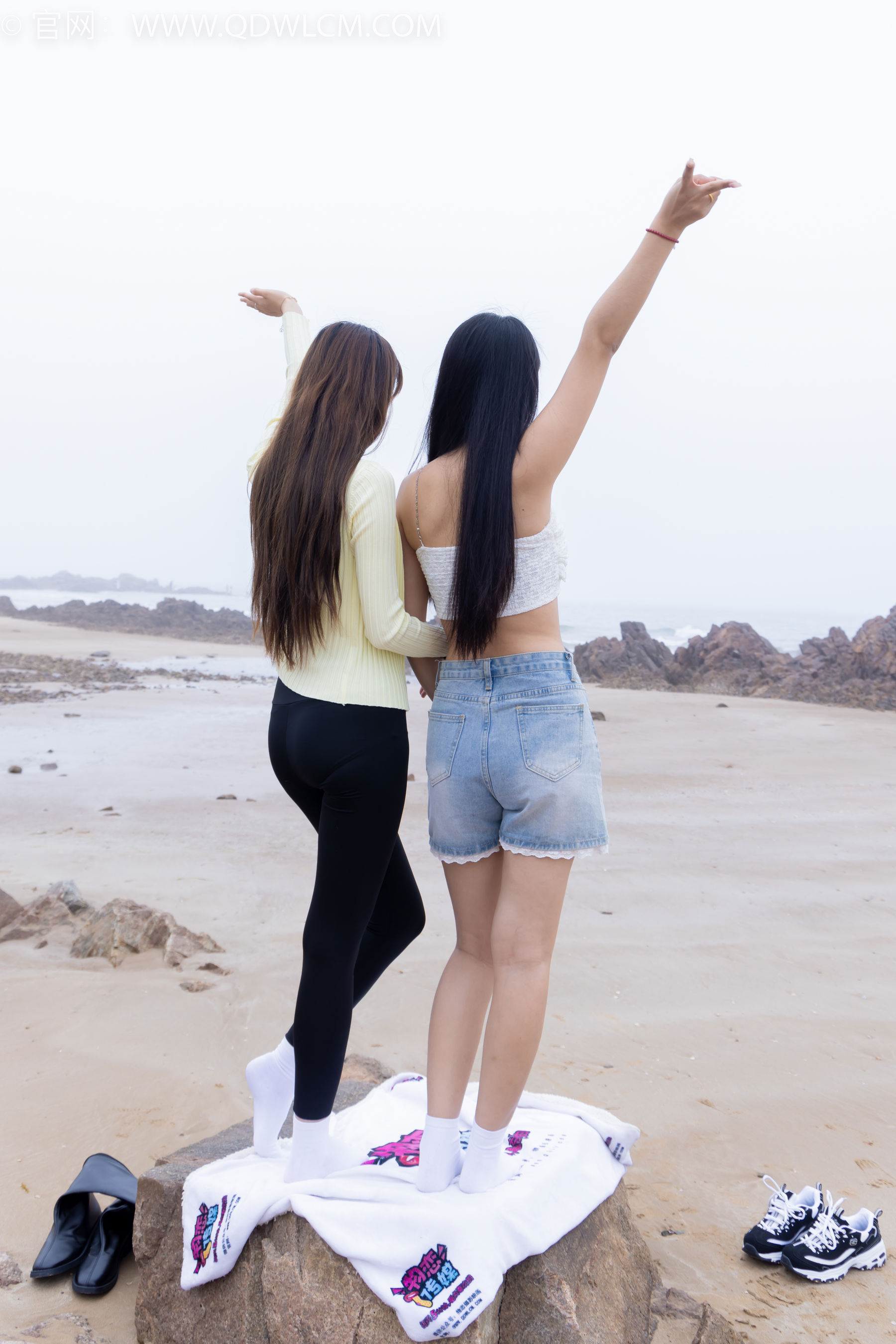 物恋传媒 No.2405 岚岚泡泡 - 长靴、运动鞋、白棉袜/(170P)