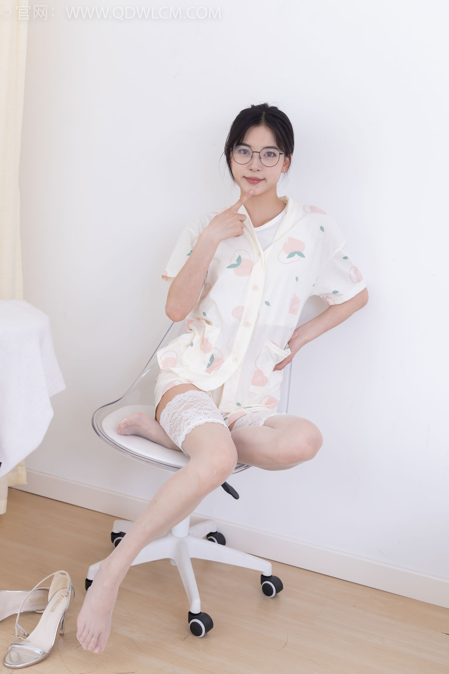 物恋传媒 No.2408 茯苓 - 高跟凉鞋、薄白丝/(160P)