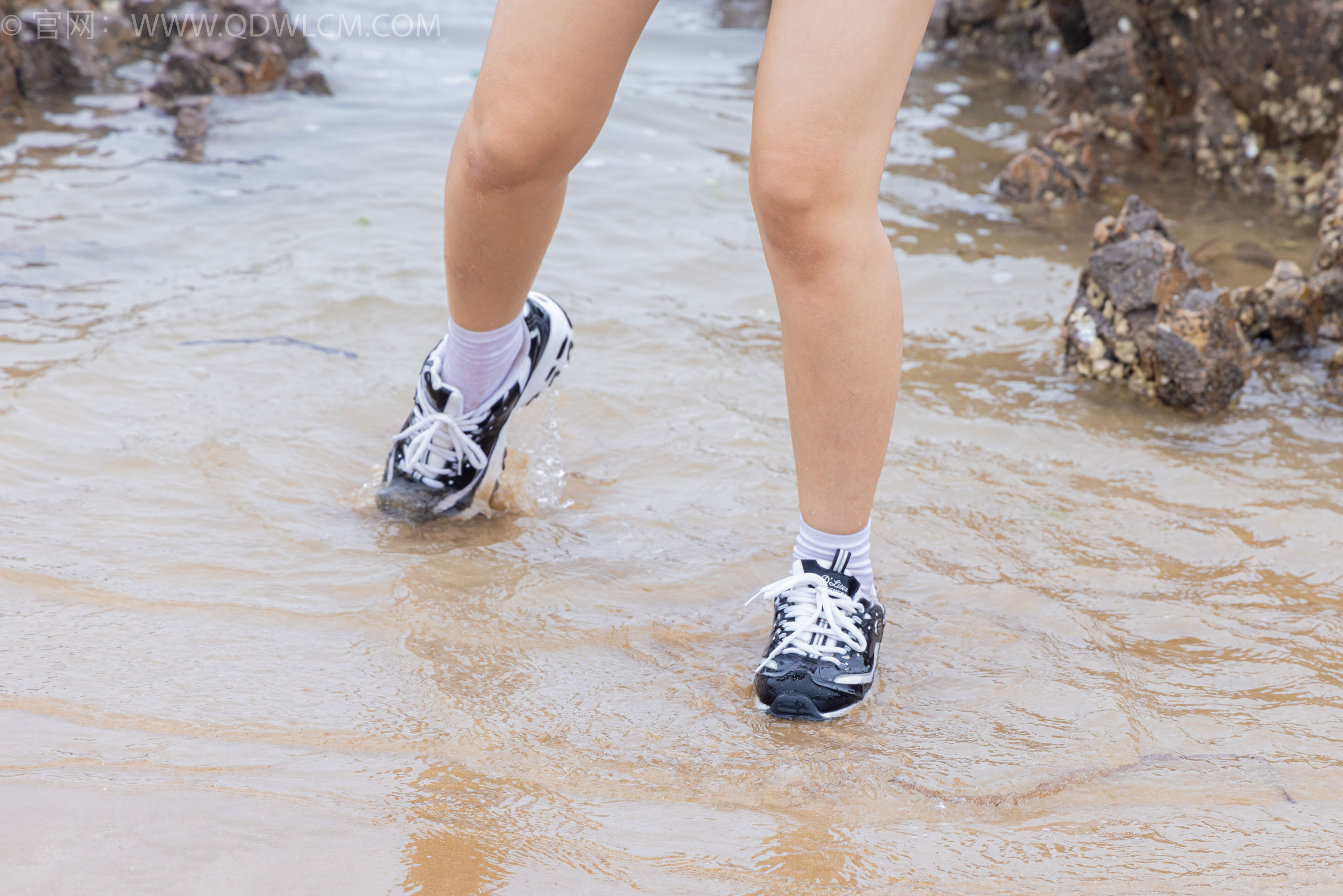 物恋传媒 No.2405 岚岚泡泡 - 长靴、运动鞋、白棉袜/(170P)