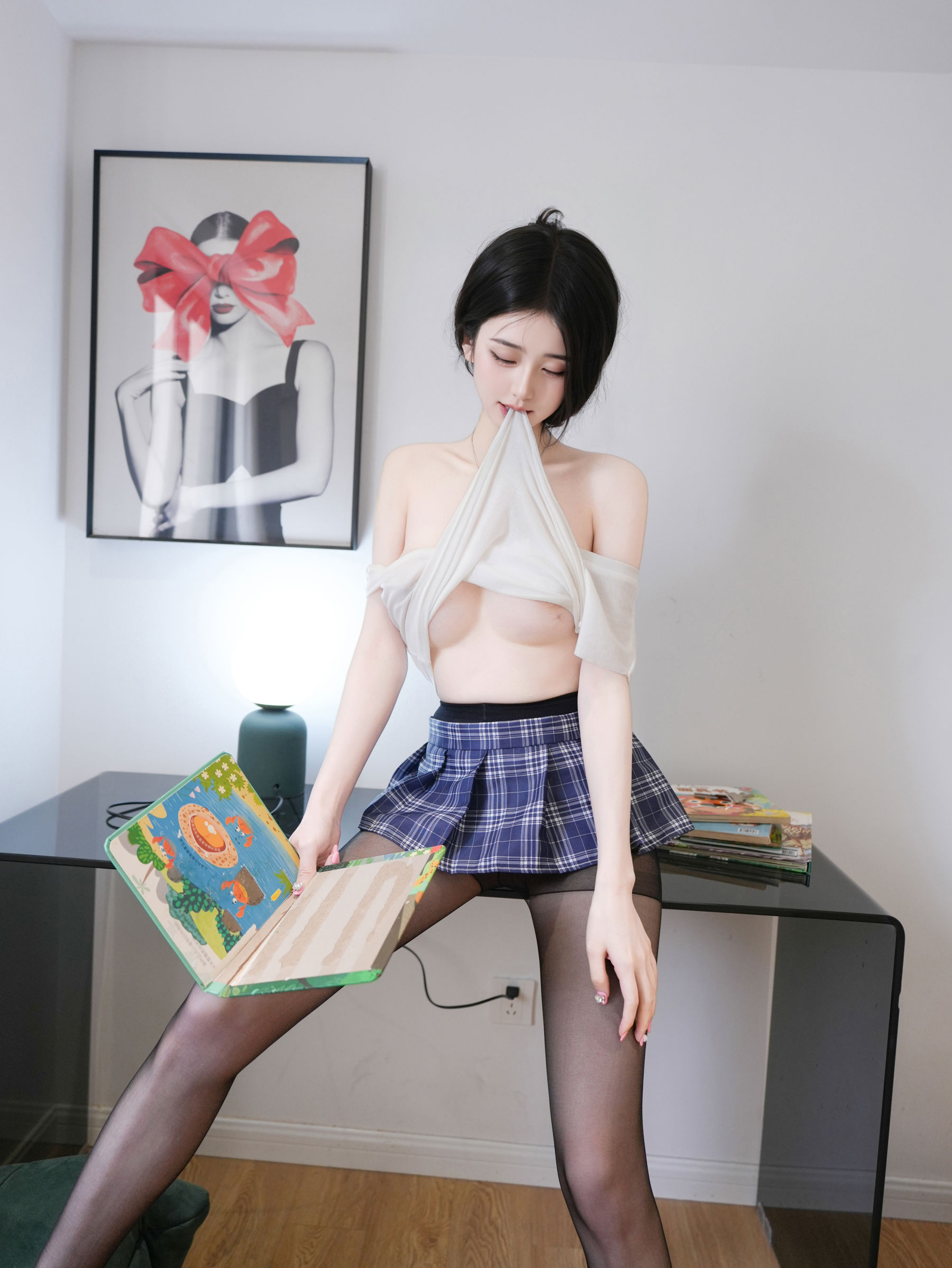 白小蝶 - 白衣短裙/(75P)