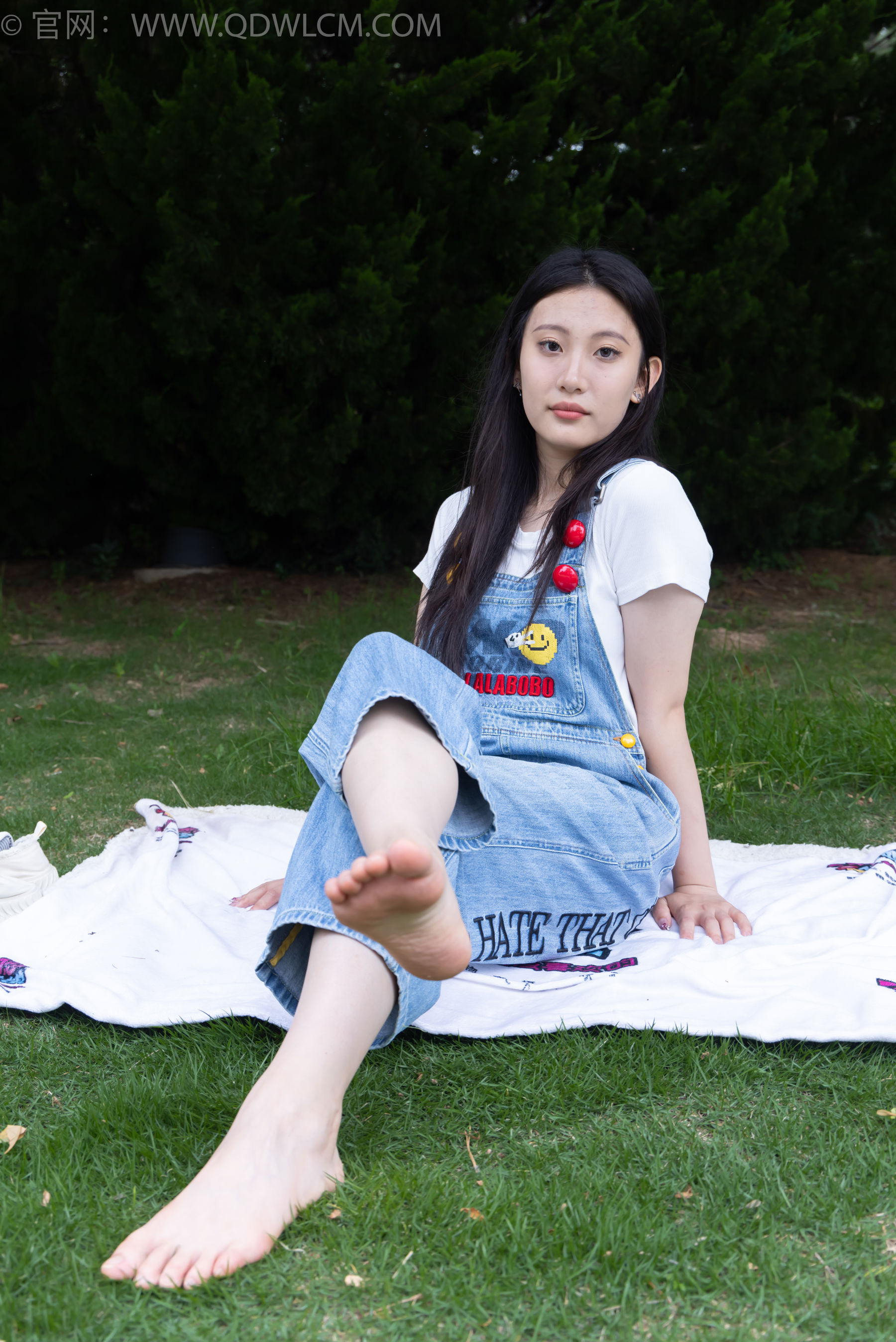 物恋传媒 No.2407 奶糖 - 帆布鞋、自然穿脏白棉袜、裸足/(160P)