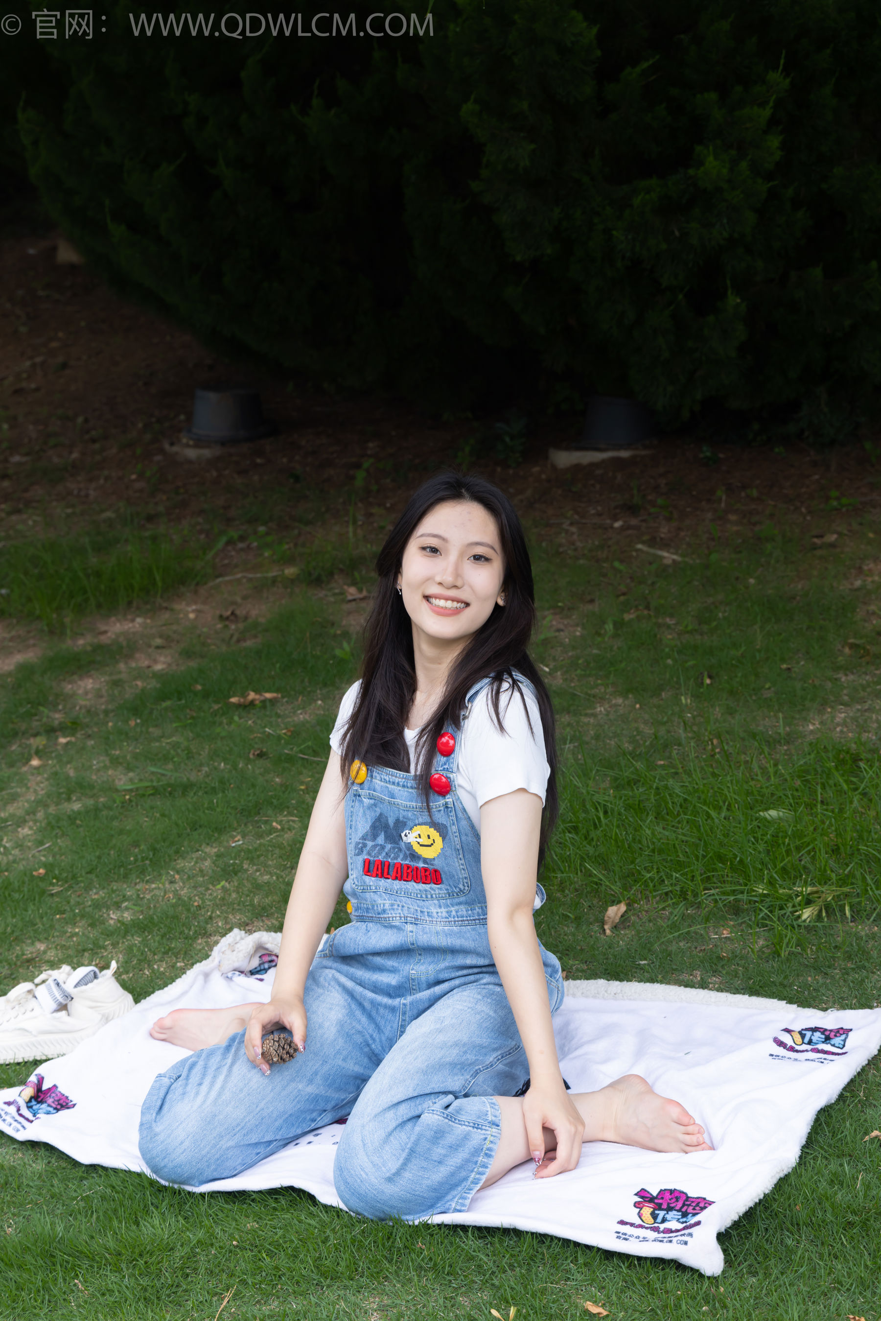 物恋传媒 No.2407 奶糖 - 帆布鞋、自然穿脏白棉袜、裸足/(160P)