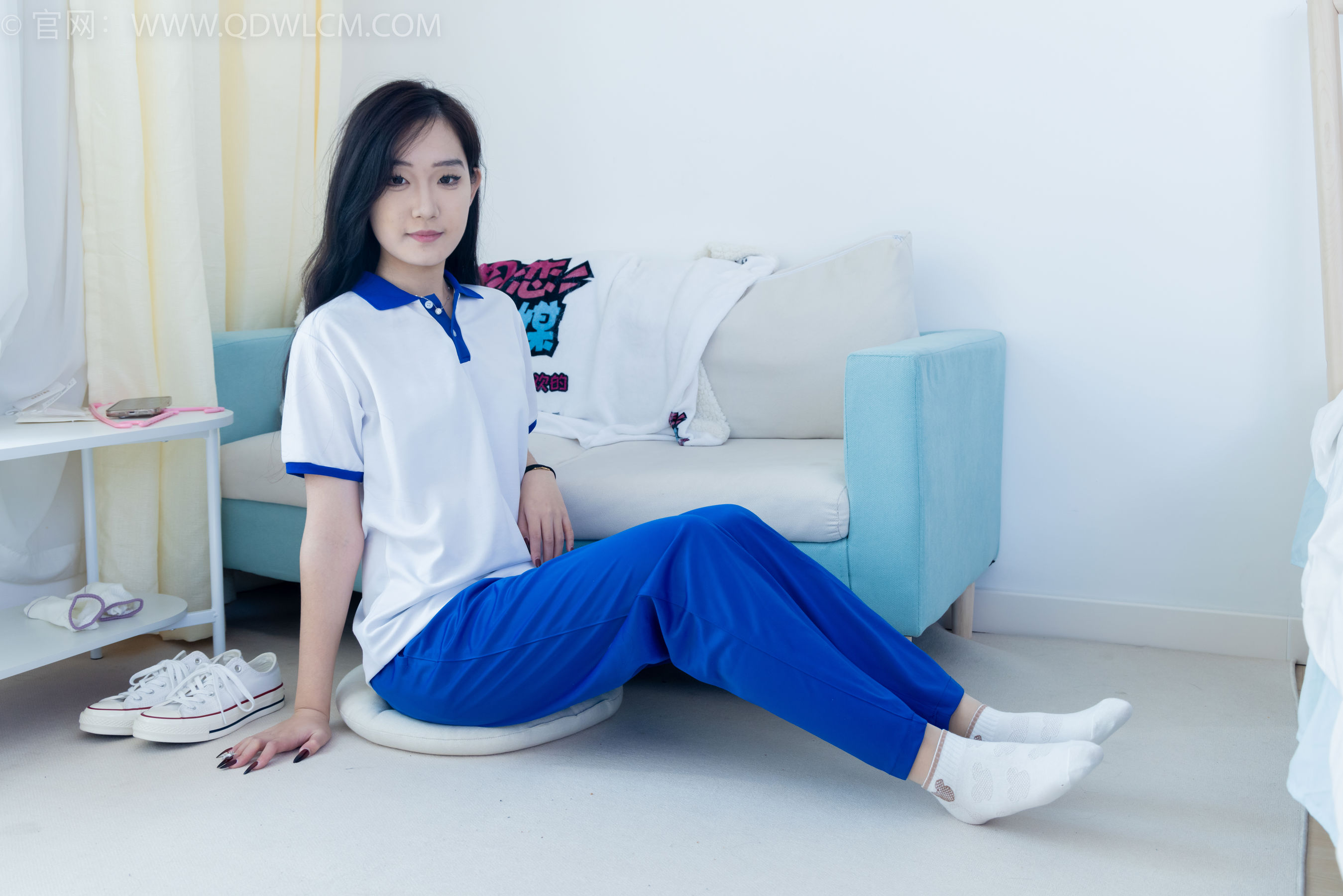 物恋传媒 No.2406 橙橙 - 帆布鞋、白棉袜、薄肉丝、校服裤里丝/(170P)