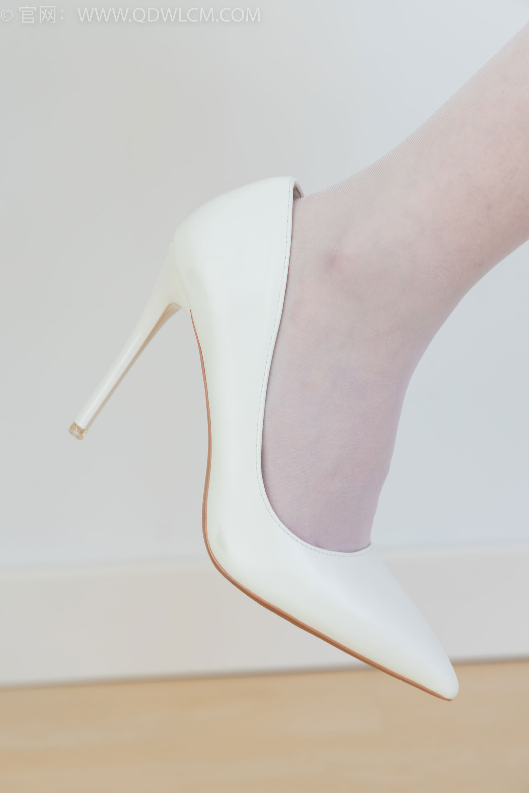 物恋传媒 No.2401 菜菜 - 三双高跟鞋、大腿袜、护士服/(165P)