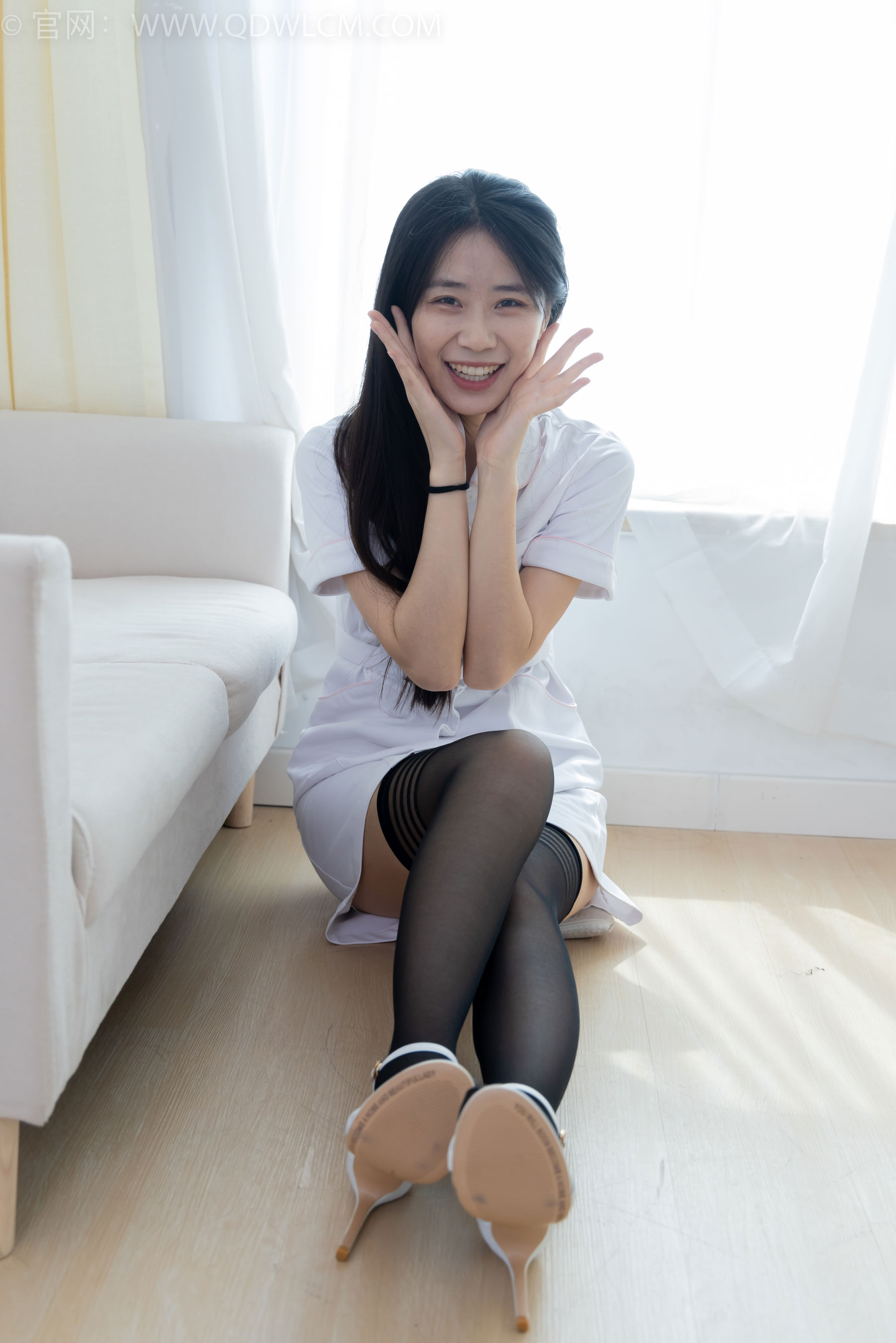 物恋传媒 No.2401 菜菜 - 三双高跟鞋、大腿袜、护士服/(165P)