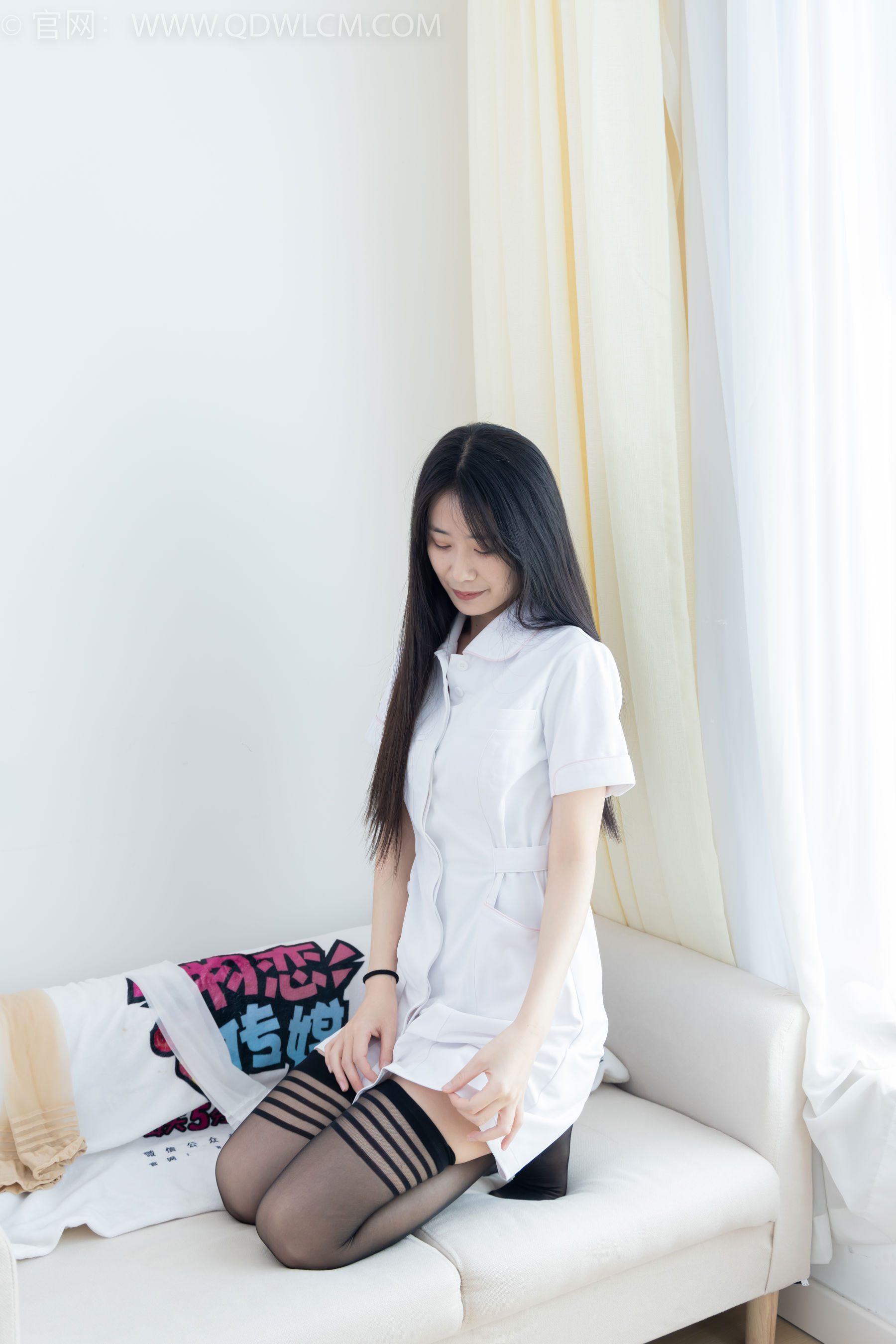 物恋传媒 No.2401 菜菜 - 三双高跟鞋、大腿袜、护士服/(165P)