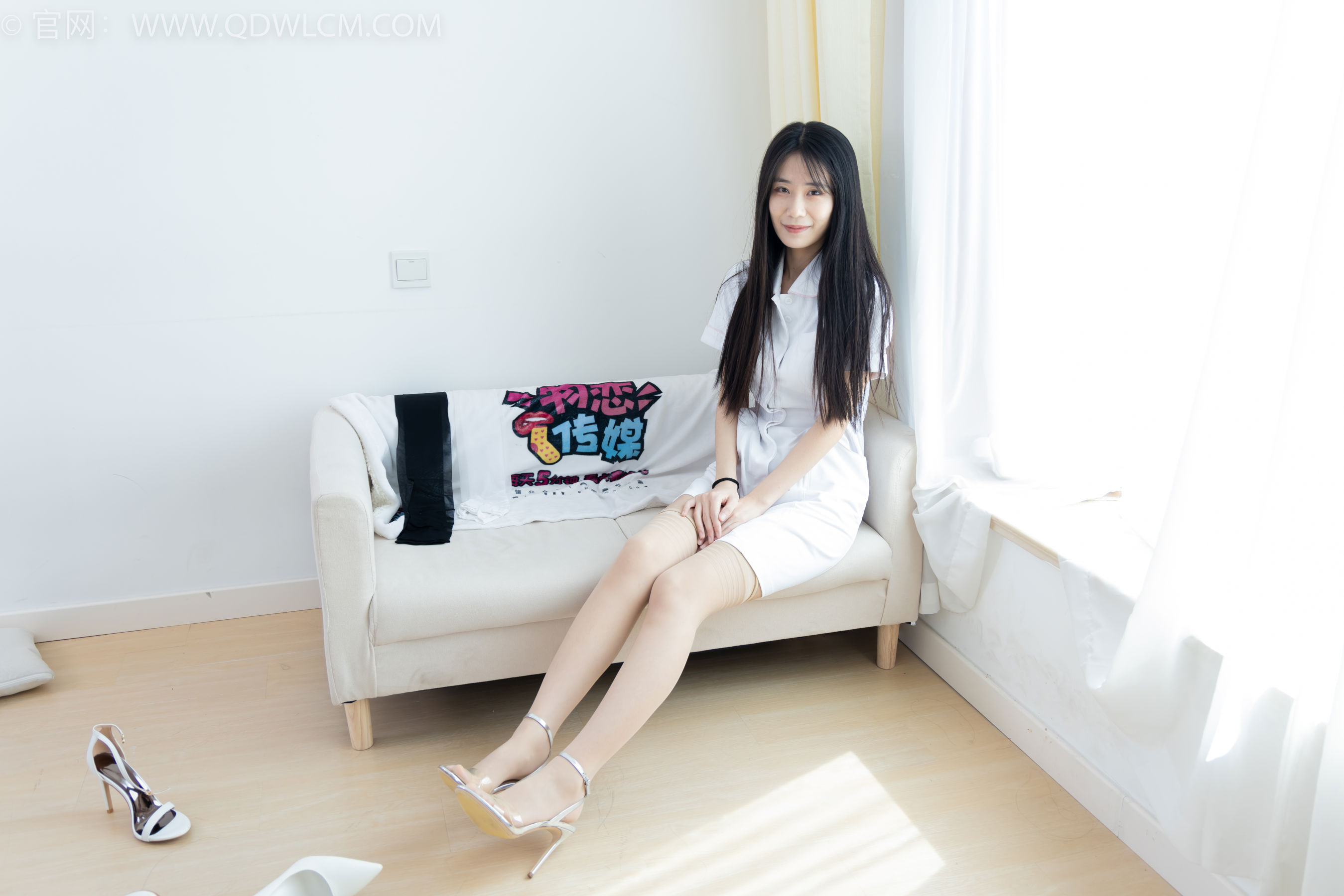 物恋传媒 No.2401 菜菜 - 三双高跟鞋、大腿袜、护士服/(165P)