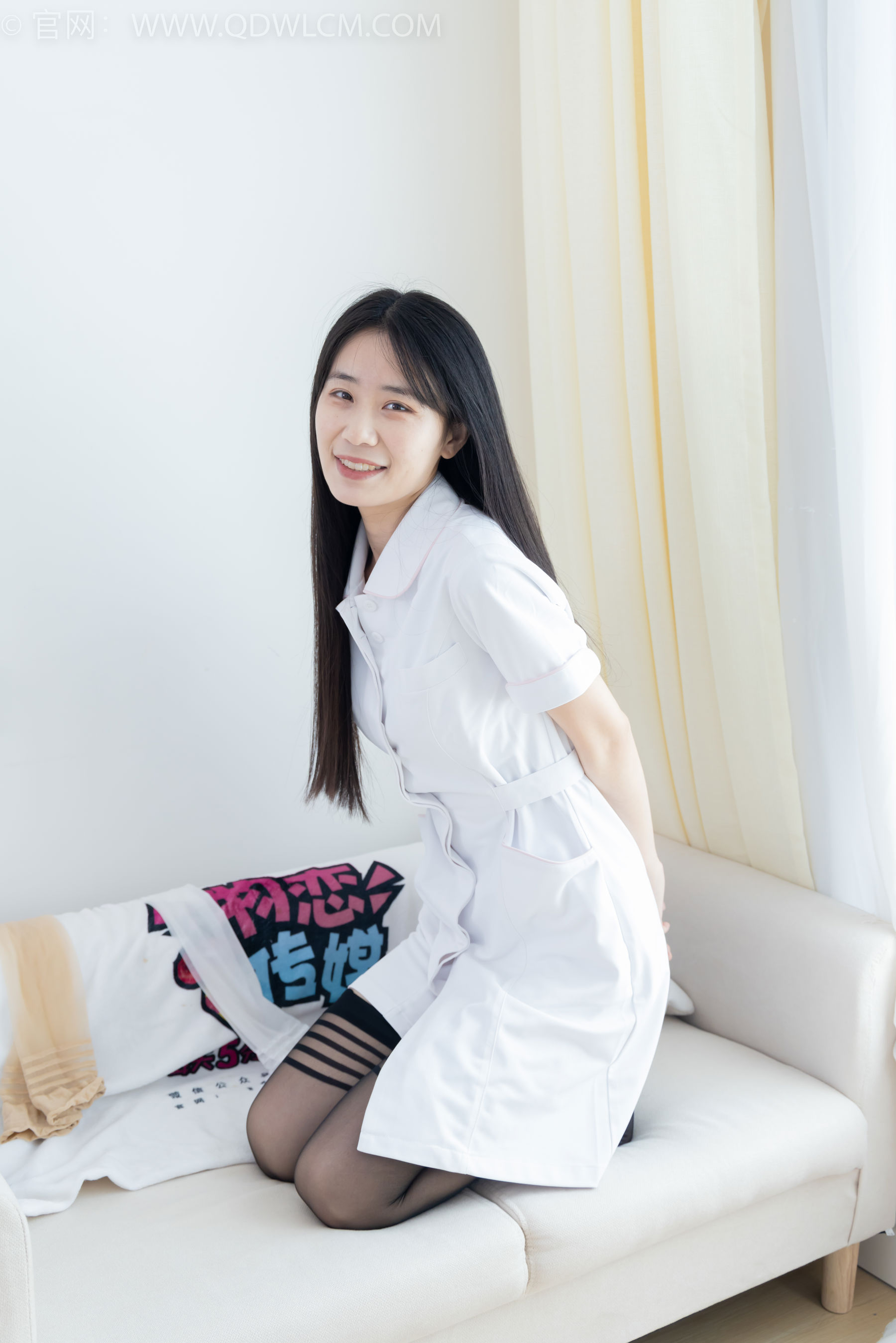 物恋传媒 No.2401 菜菜 - 三双高跟鞋、大腿袜、护士服/(165P)