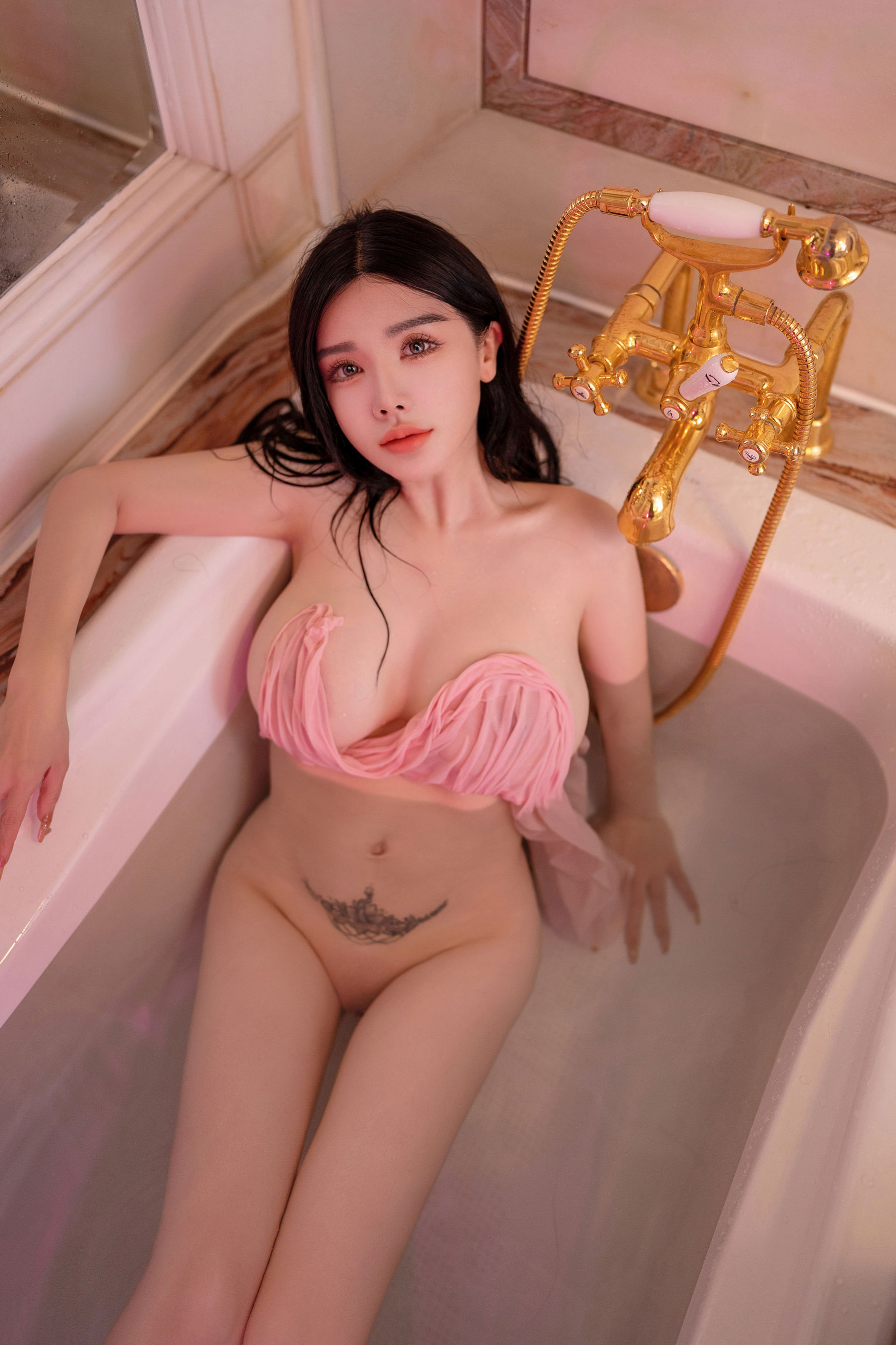 潘娇娇 - 浴室泡泡浴/(88P)