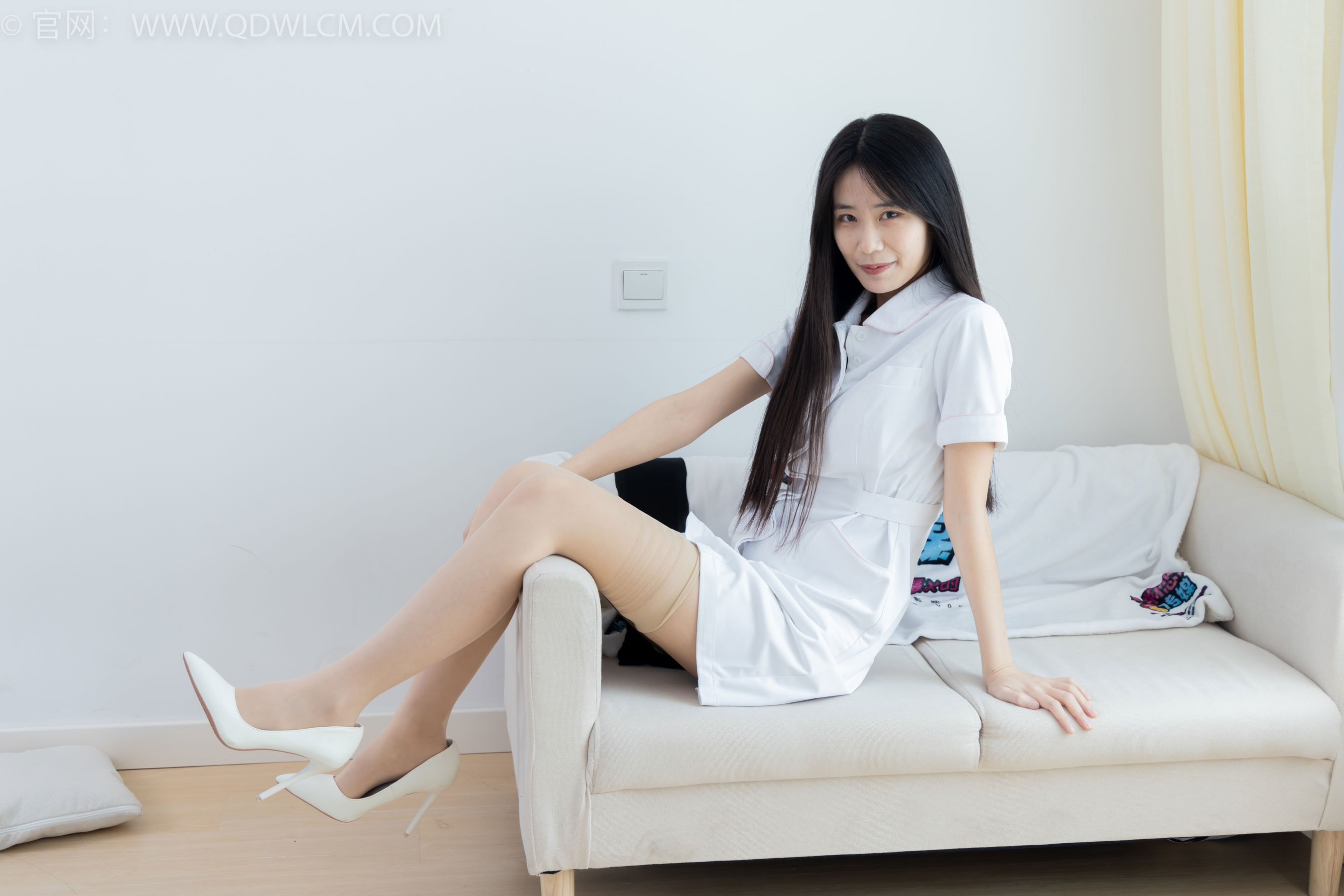 物恋传媒 No.2401 菜菜 - 三双高跟鞋、大腿袜、护士服/(165P)