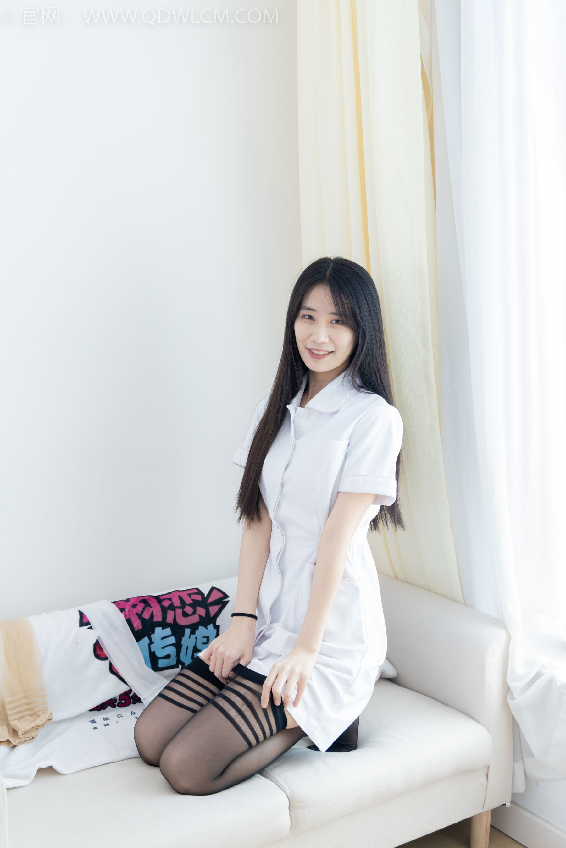 物恋传媒 No.2401 菜菜 - 三双高跟鞋、大腿袜、护士服/(165P)