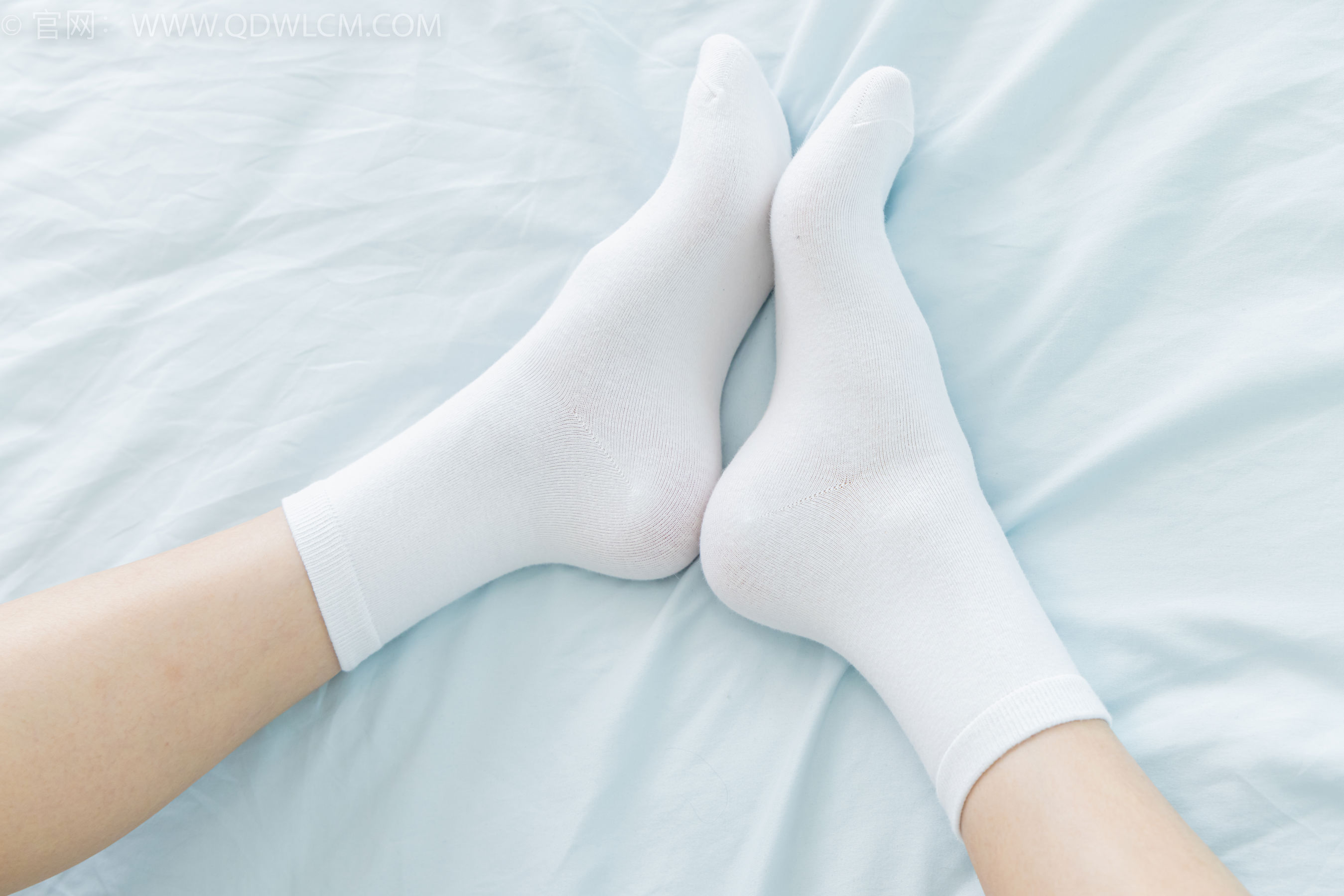 物恋传媒 No.2402 茯苓 - 板鞋、白棉袜、裸足/(190P)