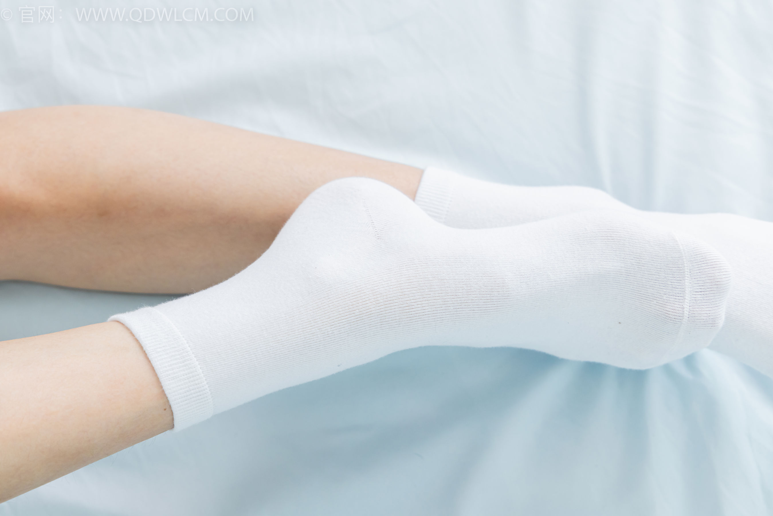 物恋传媒 No.2402 茯苓 - 板鞋、白棉袜、裸足/(190P)