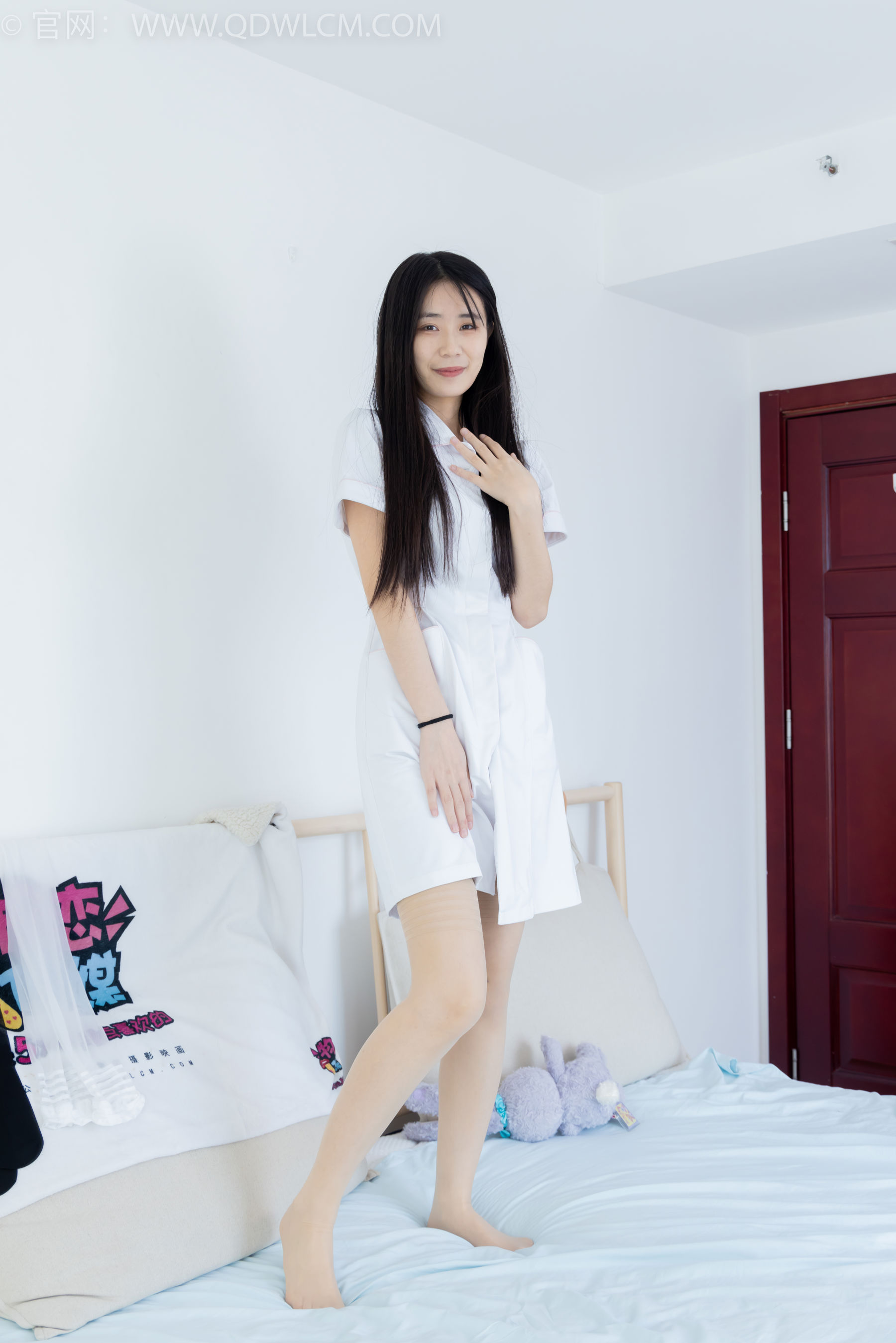 物恋传媒 No.2401 菜菜 - 三双高跟鞋、大腿袜、护士服/(165P)