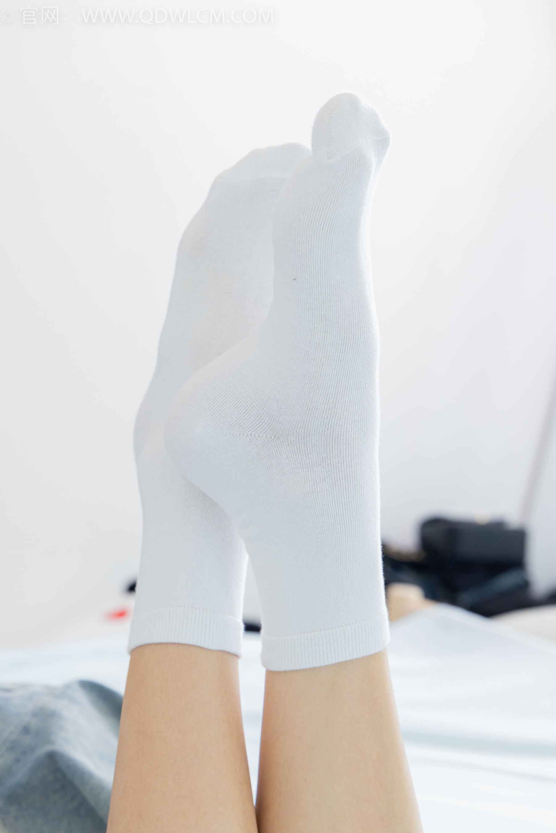 物恋传媒 No.2402 茯苓 - 板鞋、白棉袜、裸足/(190P)