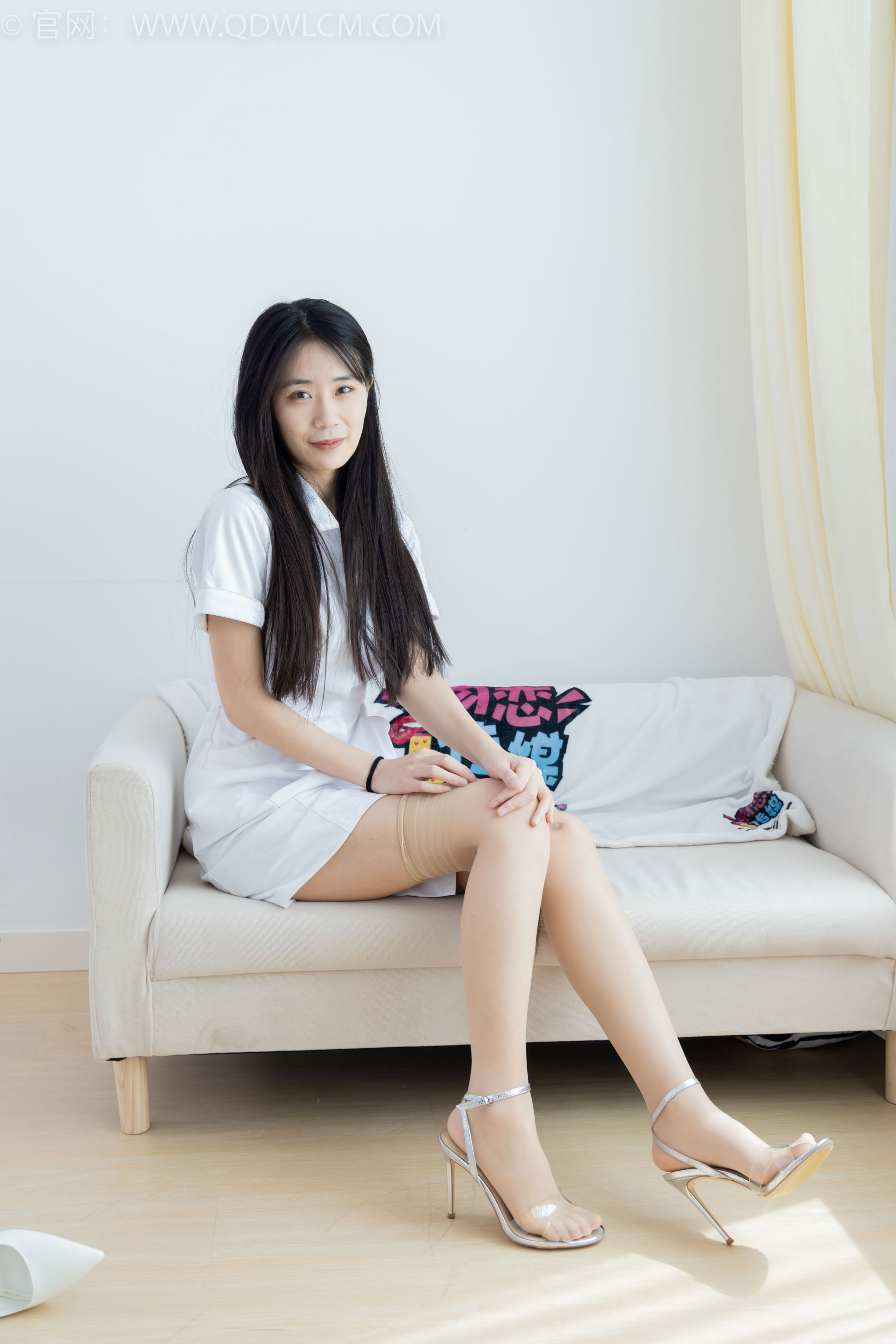 物恋传媒 No.2401 菜菜 - 三双高跟鞋、大腿袜、护士服/(165P)