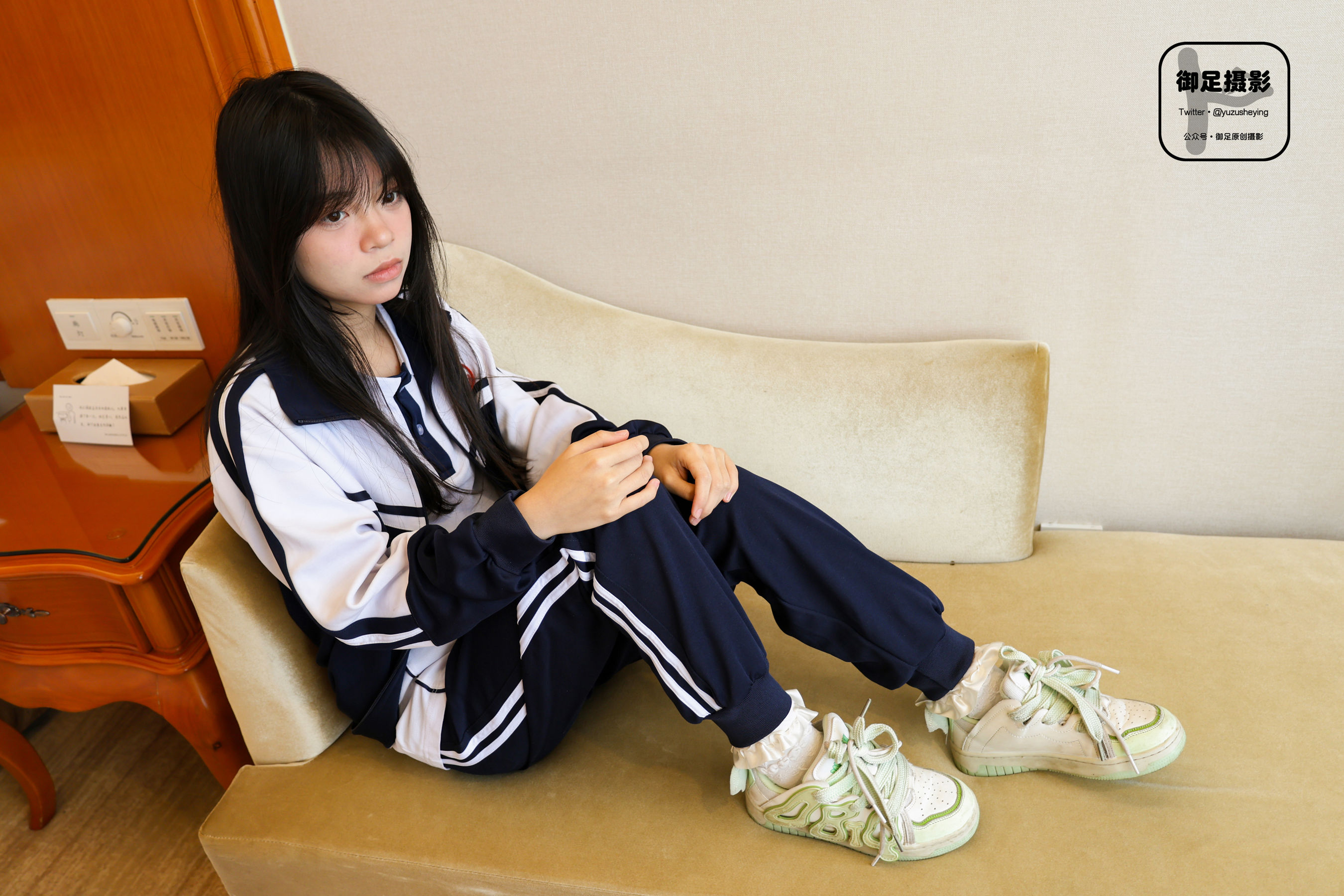 御足摄影 - 校服踩踩踩/(110P)