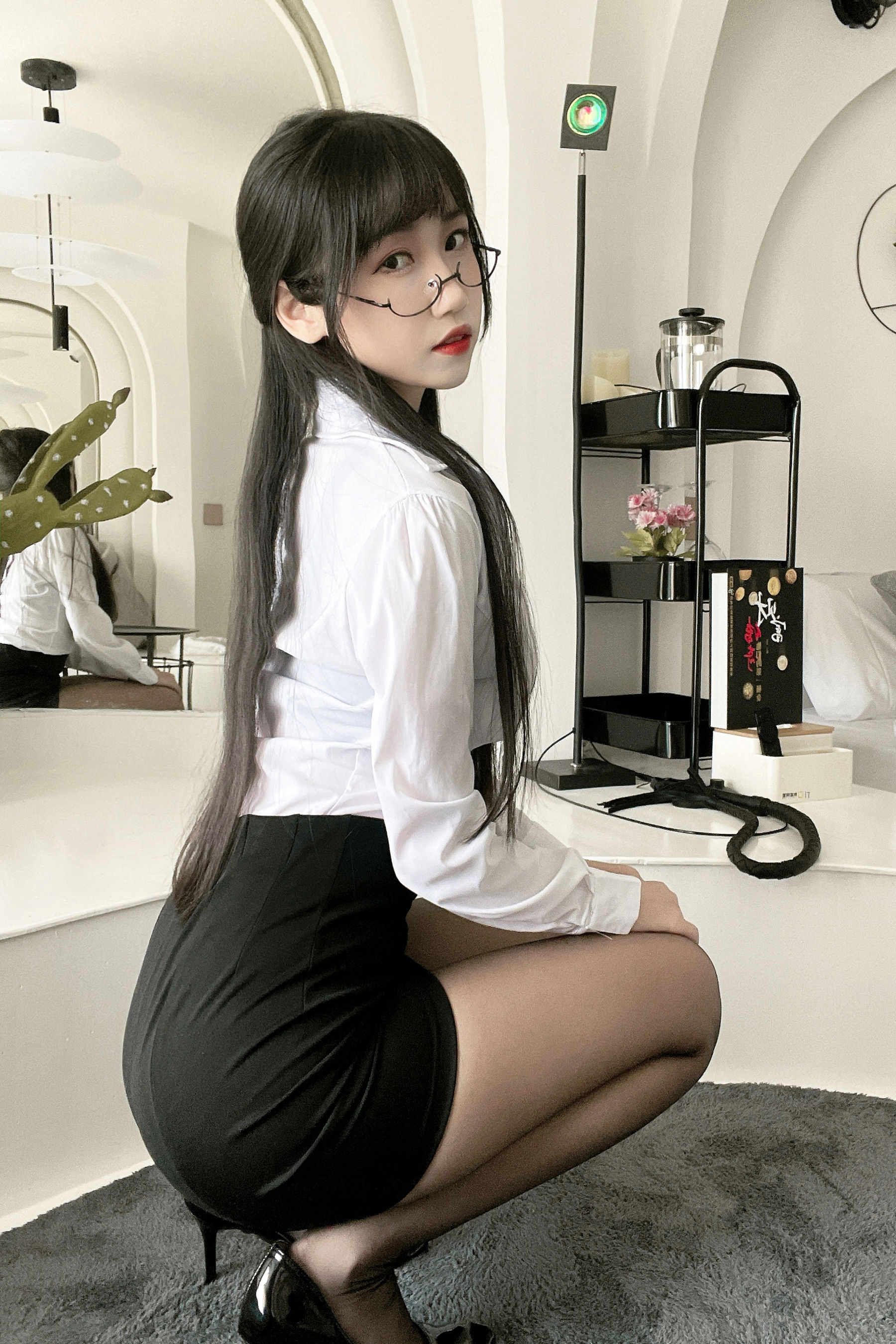 微博人气Coser 不呆猫 - 黑丝包臀OL/(24P)