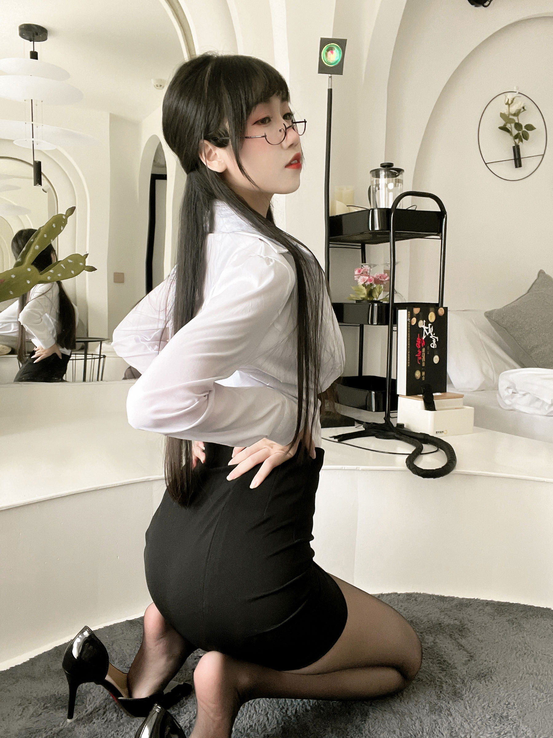 微博人气Coser 不呆猫 - 黑丝包臀OL/(24P)