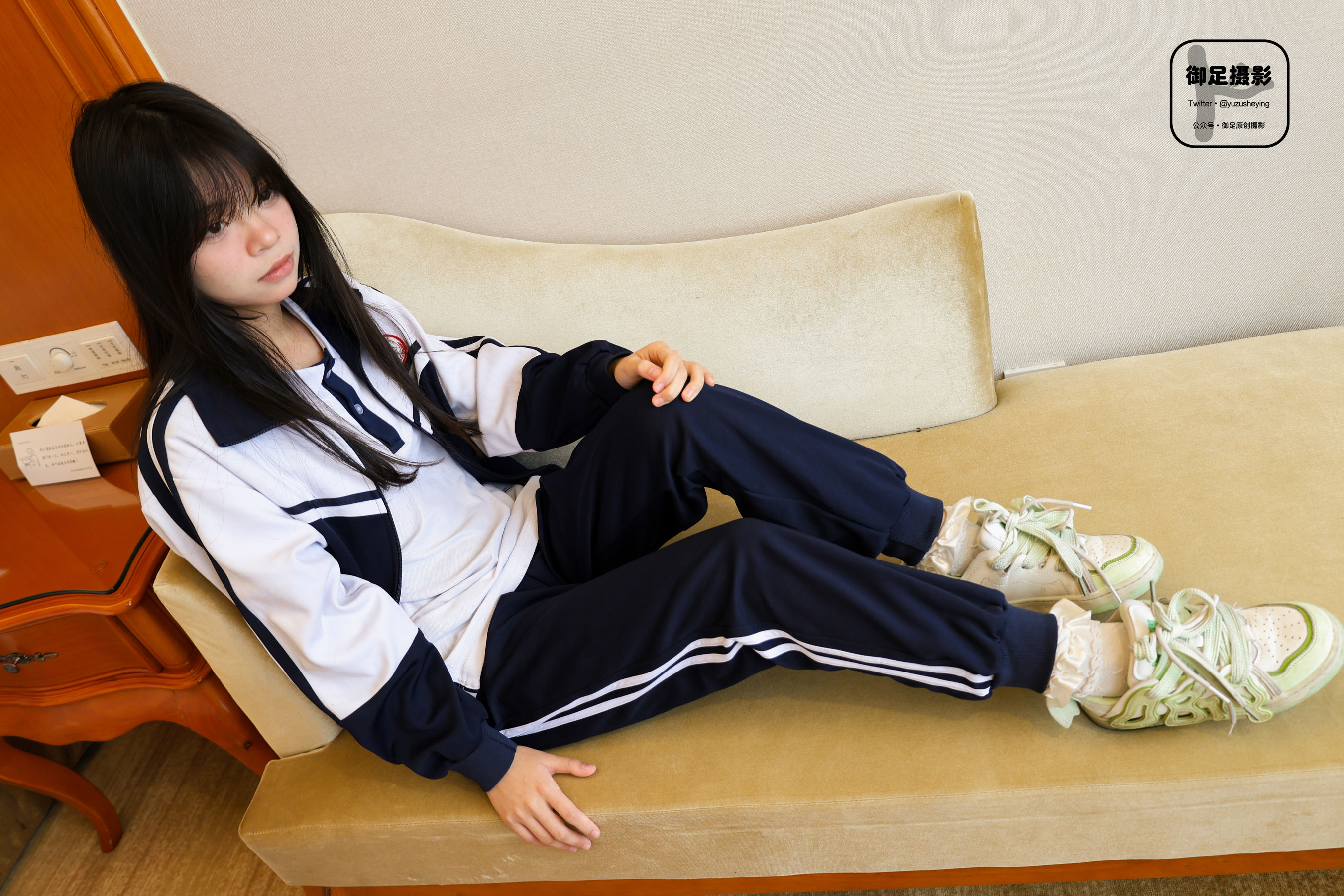 御足摄影 - 校服踩踩踩/(110P)