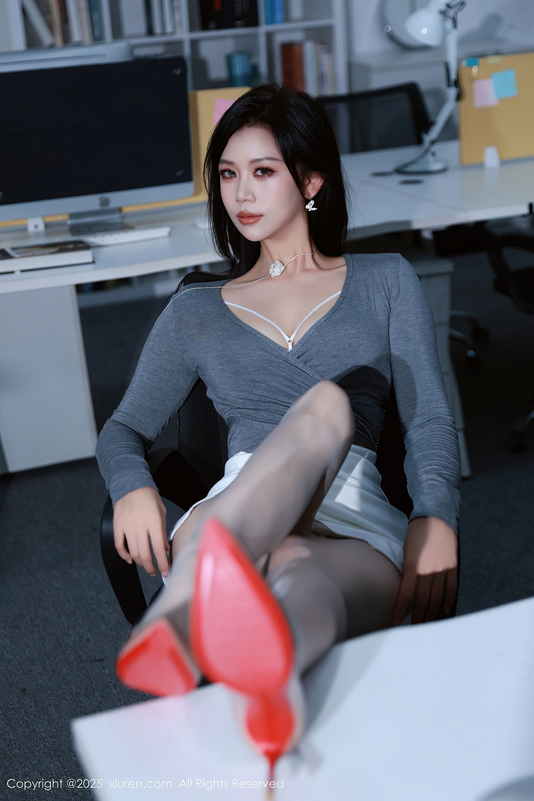 [秀人XiuRen] 2025.09.18 No.10780 玫瑰我爱你/(75P)